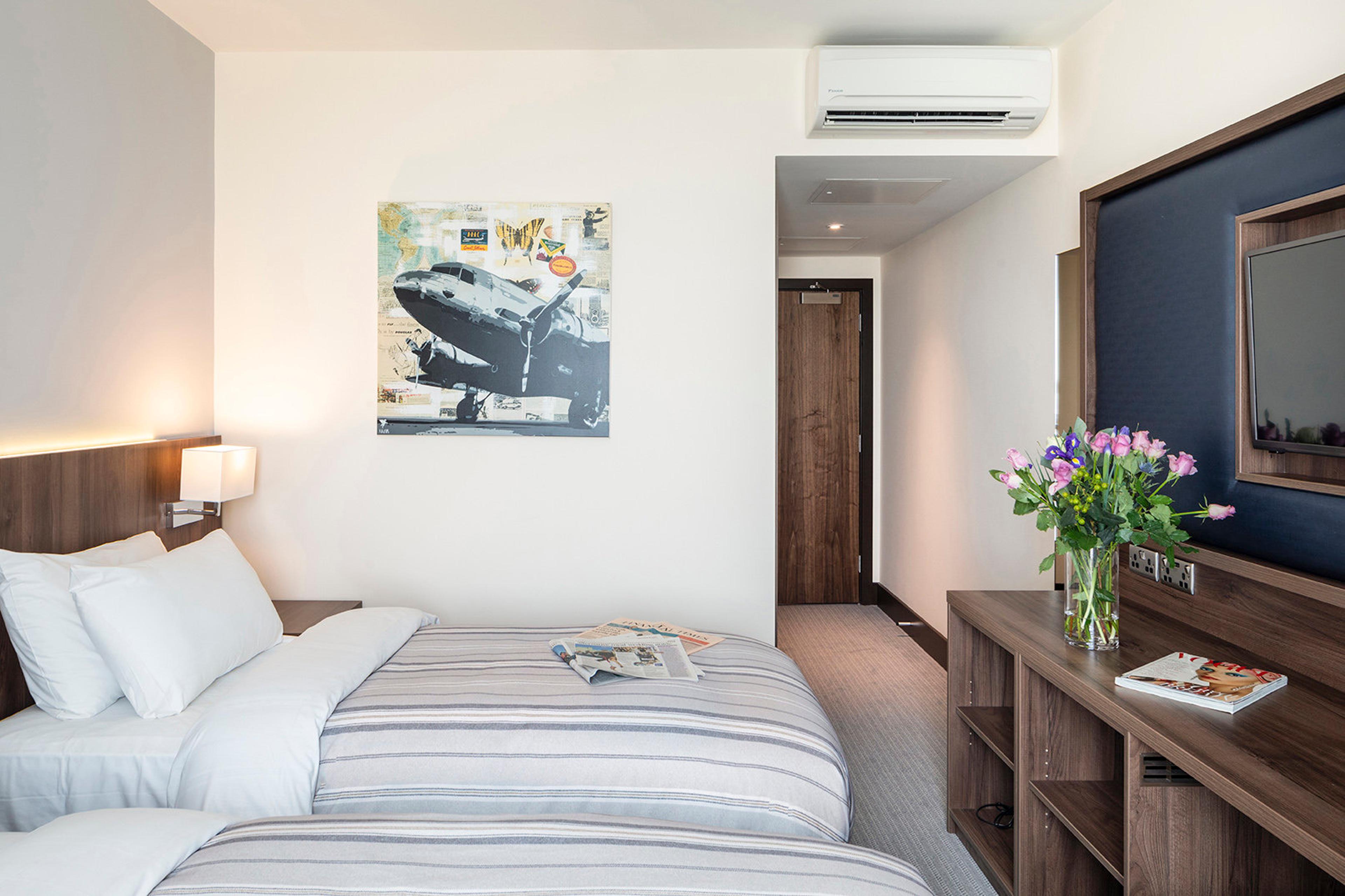 ST GILES HEATHROW HOTEL