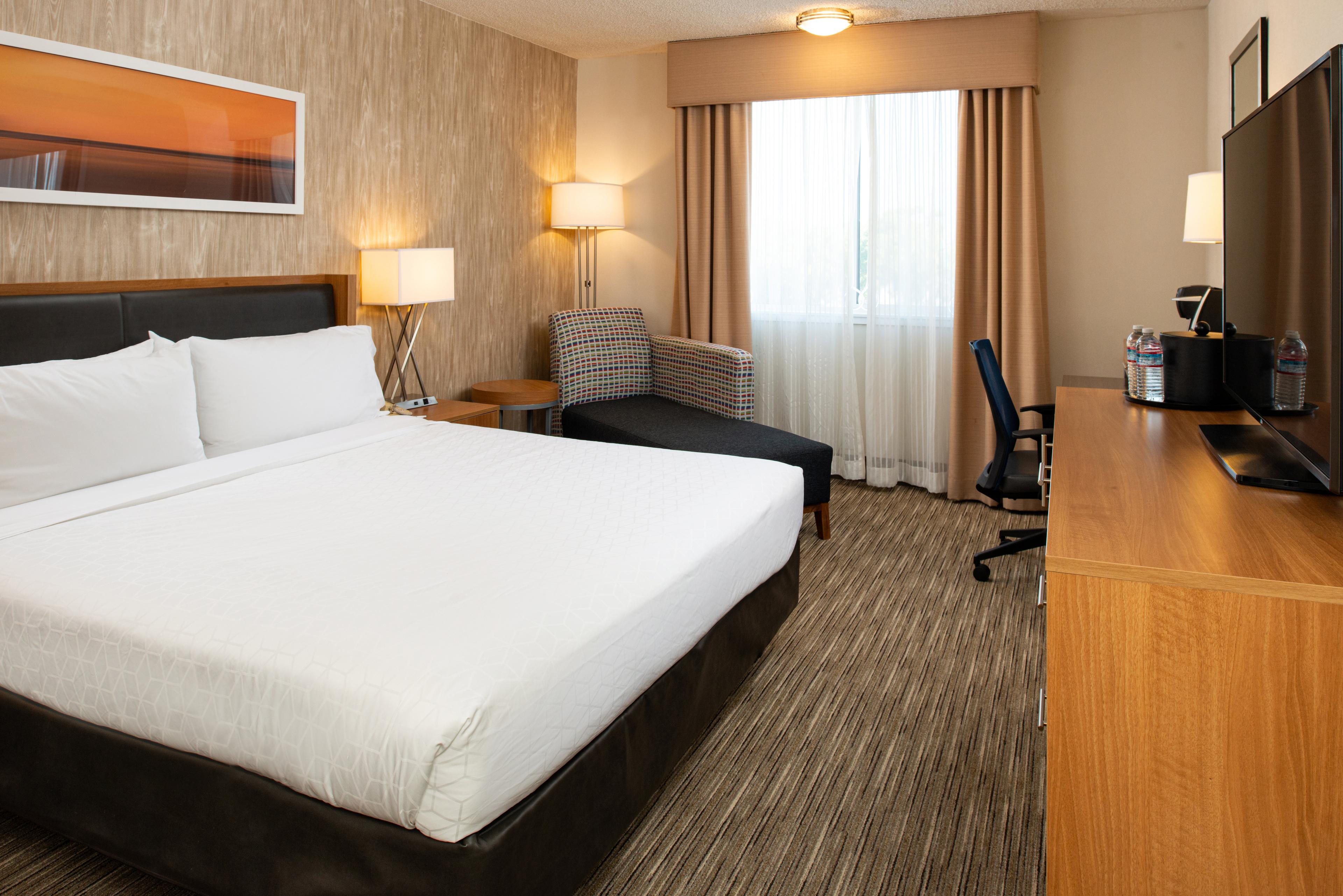 HOLIDAY INN EXP AIRPORT SOUTH BY IH