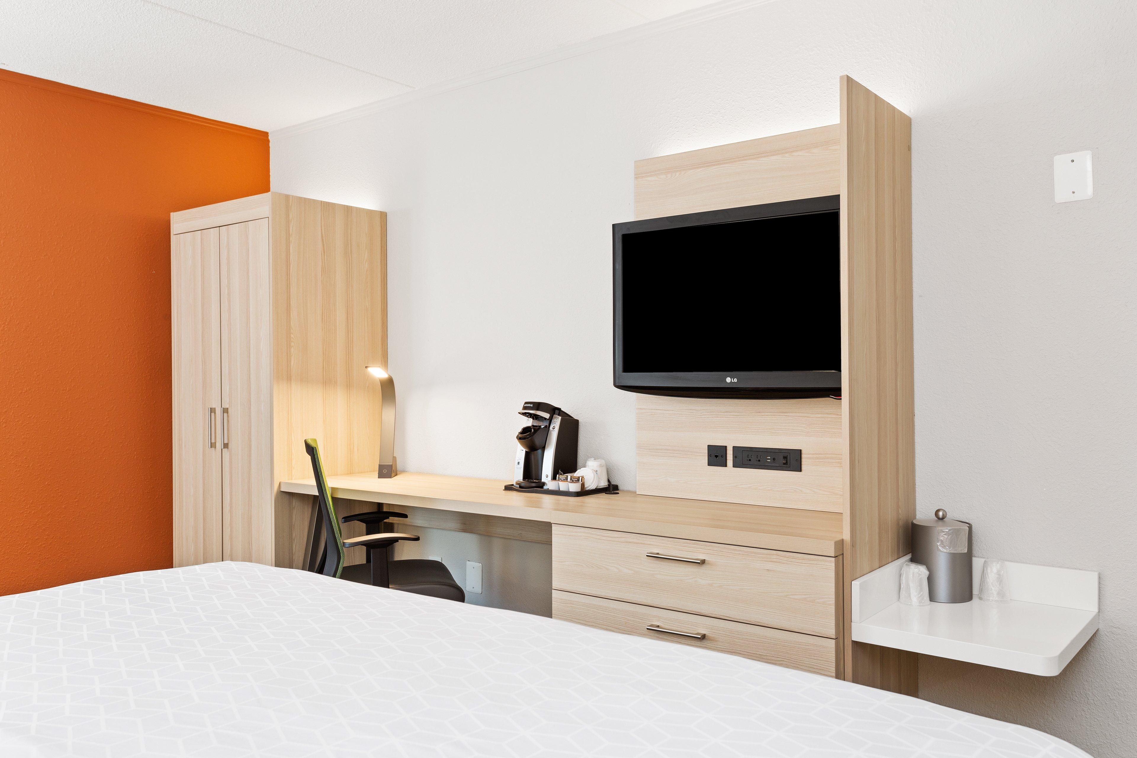 HOLIDAY INN EXP HOPEWELL FORT LEE