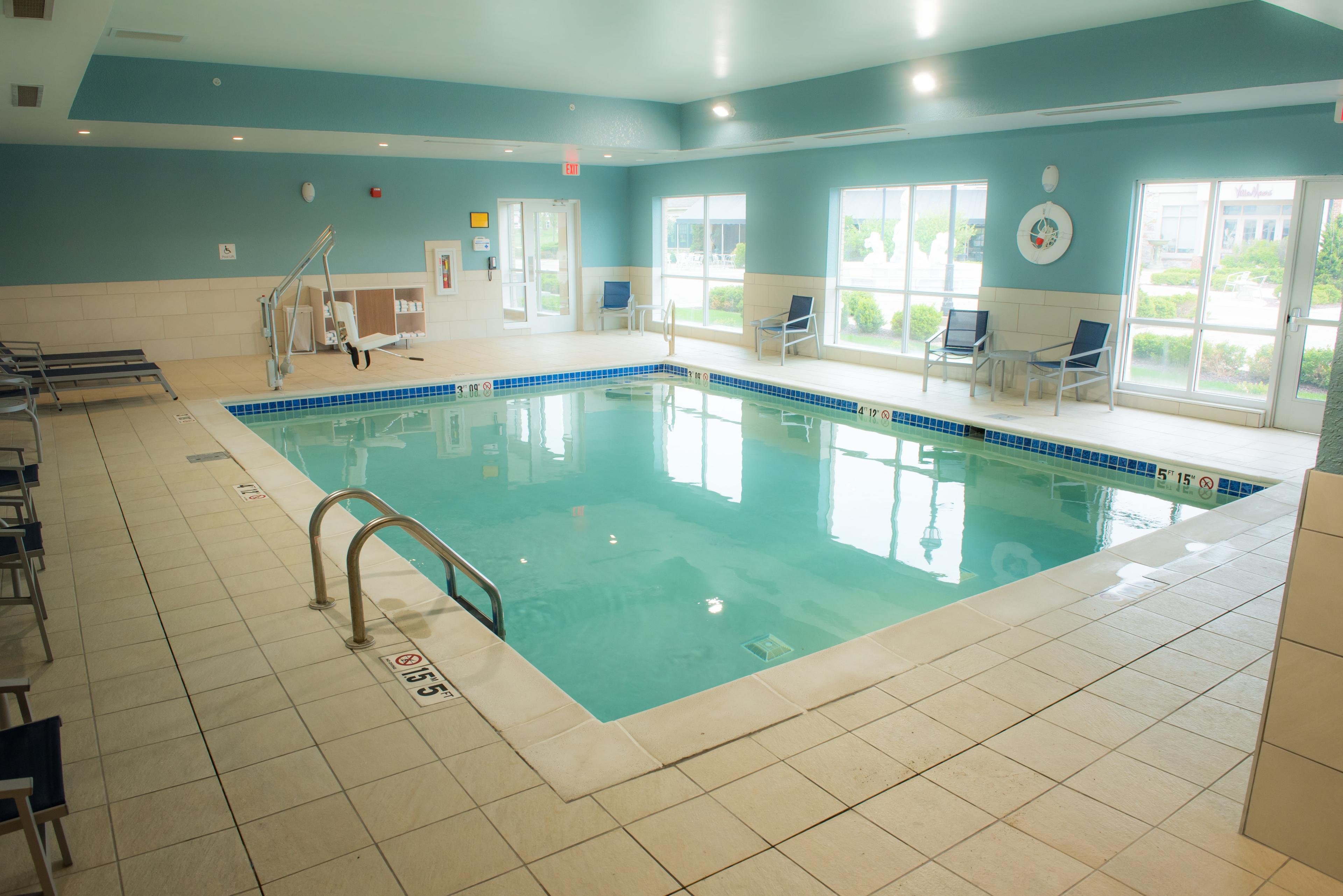 HOLIDAY INN EXP STES JEFFERSONVILLE