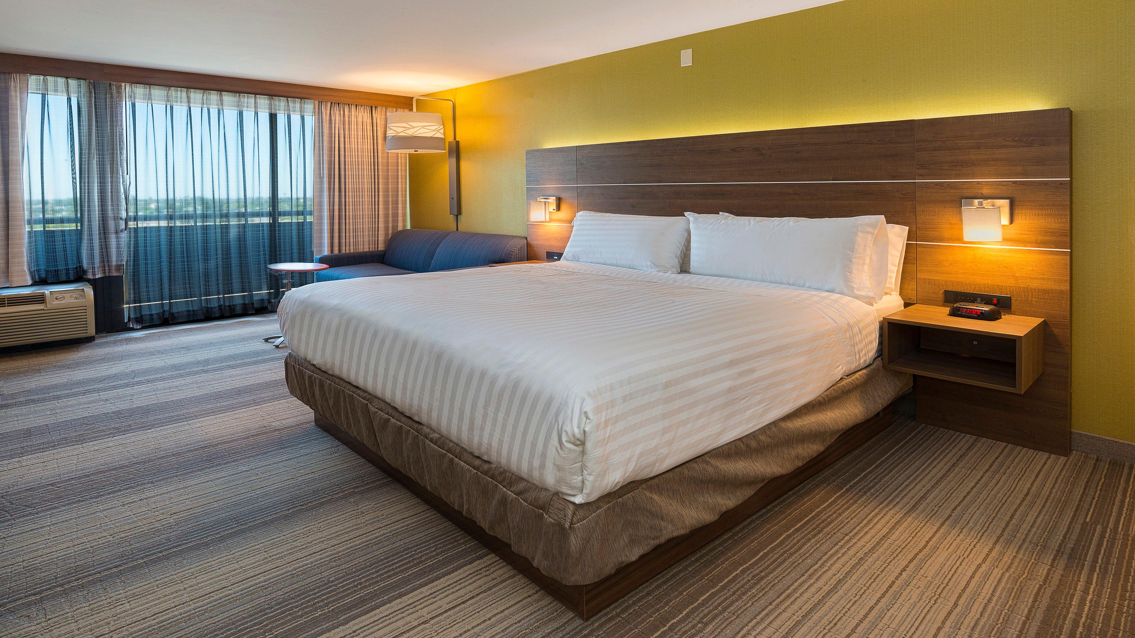 HOLIDAY INN EXP FULLERTON ANAHE BY
