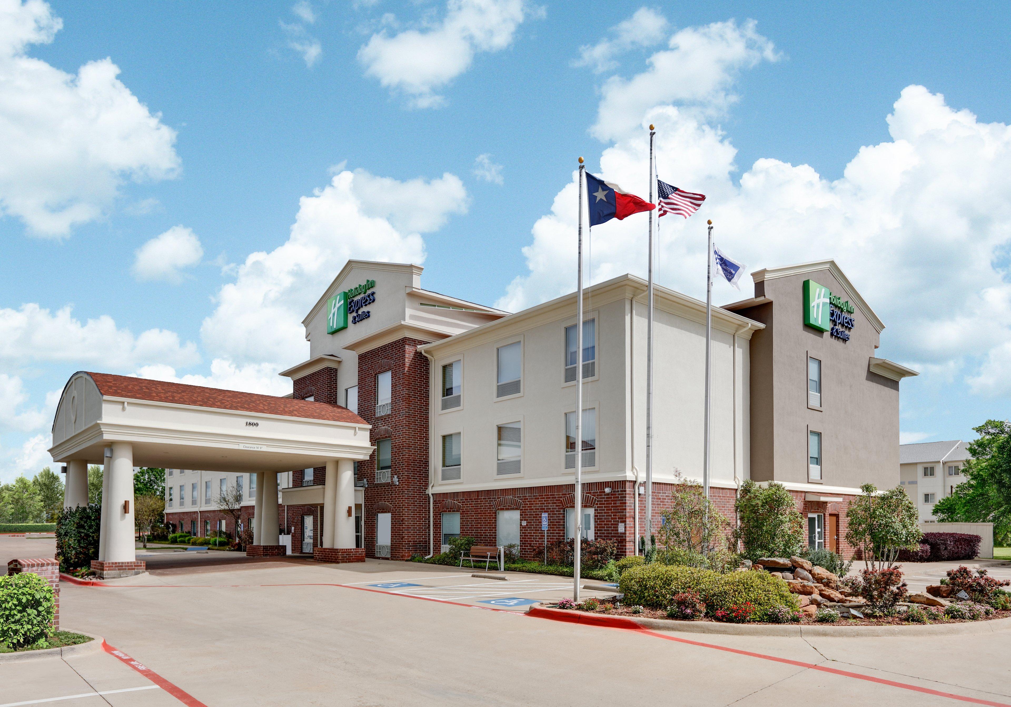 HOLIDAY INN EXP STES CLEBURNE BY IH