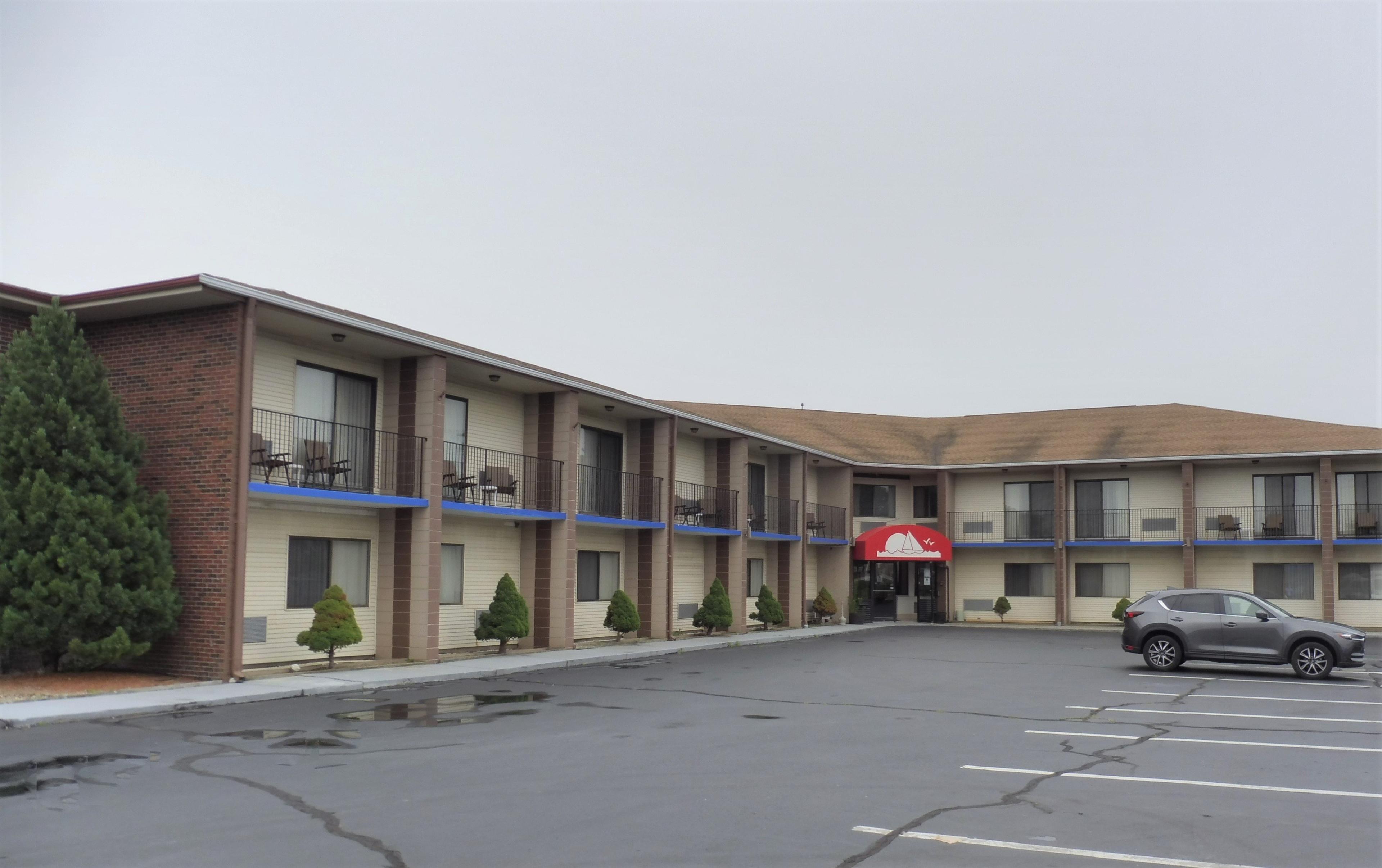RED ROOF SUITES NEWPORT MIDDLETOWN