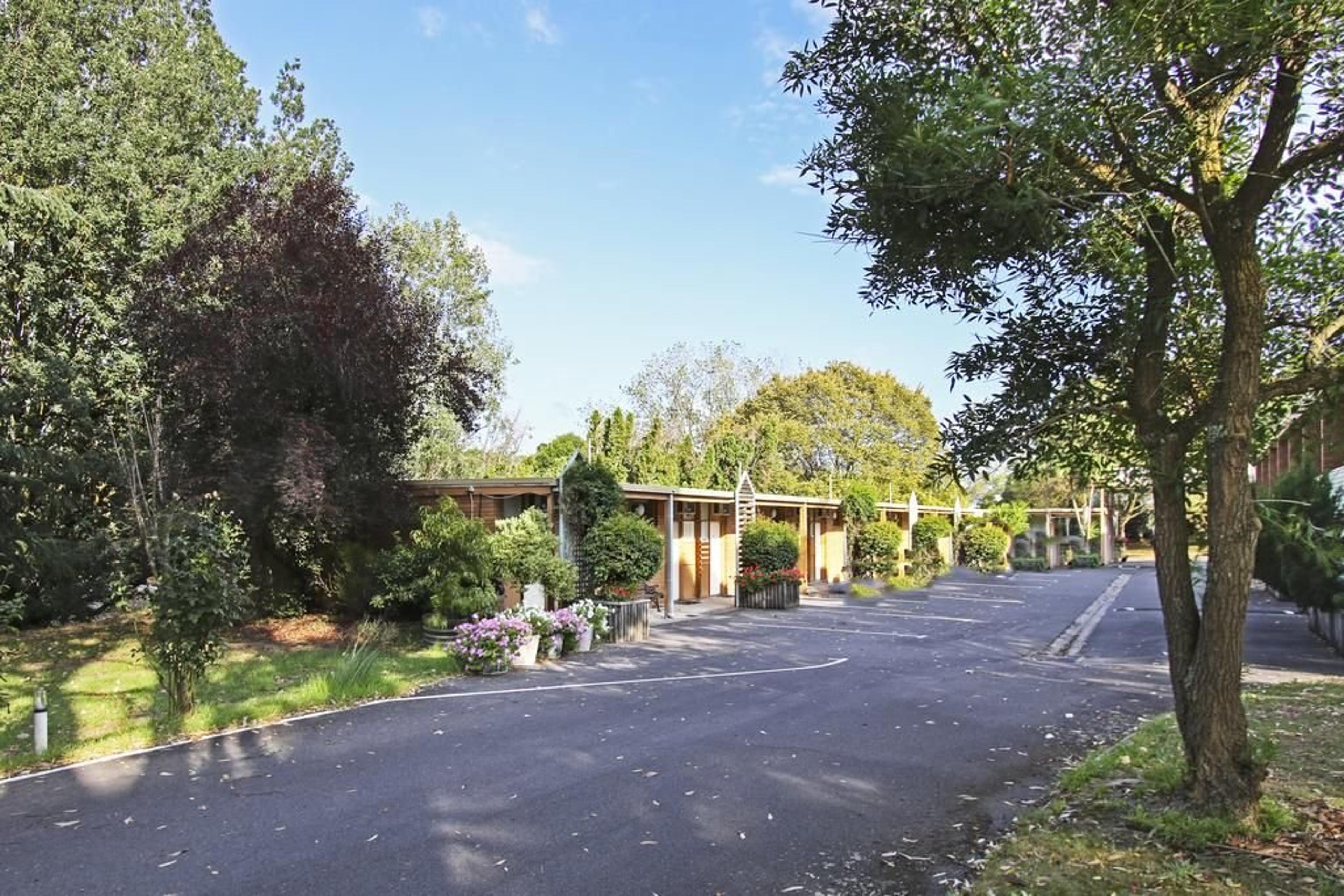 MOE PARKLANDS MOTEL