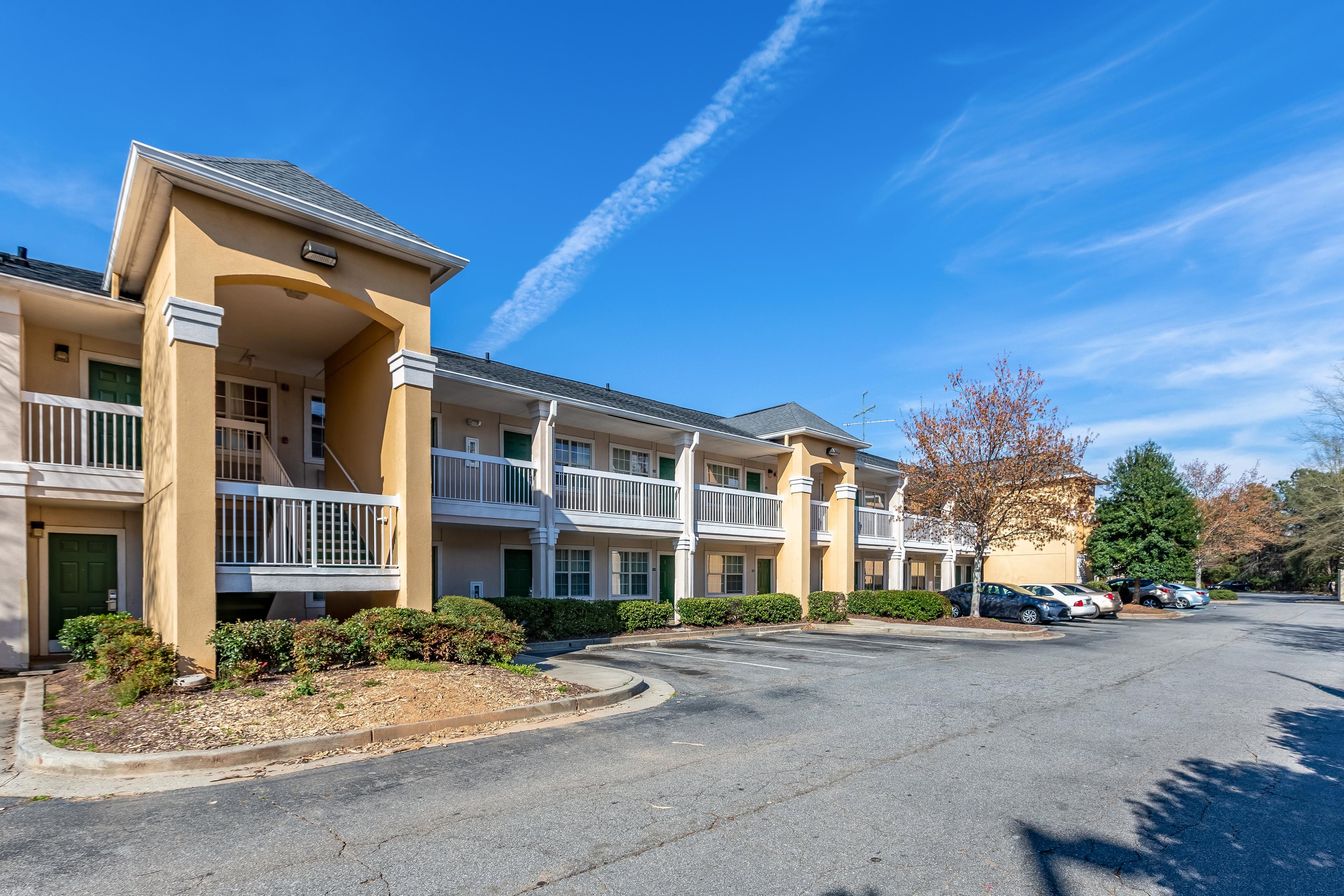 HOMETOWNE ATLANTA NE-PEACHTREE CORN