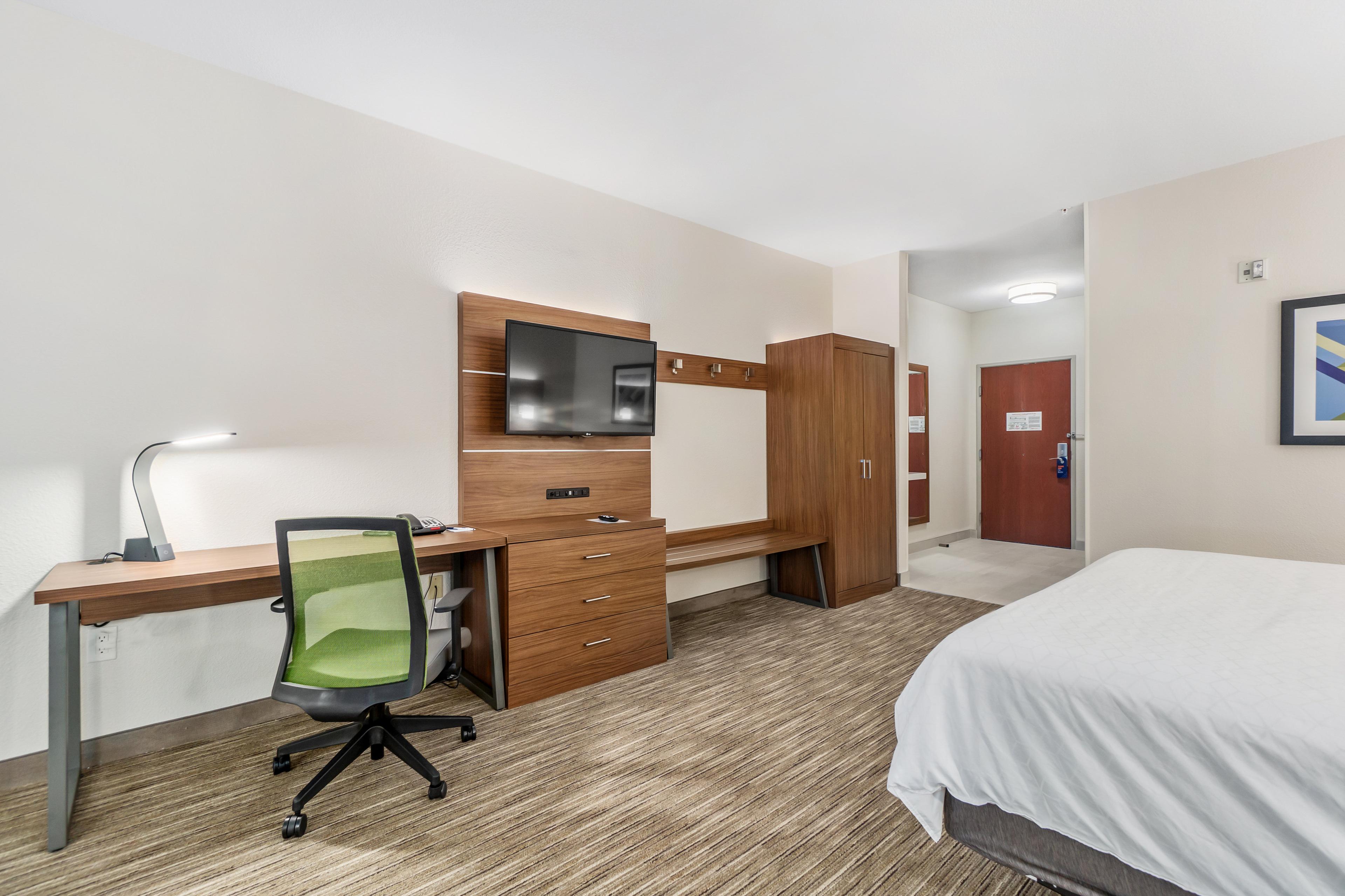 HOLIDAY INN EXP STES VAN BUREN BY I