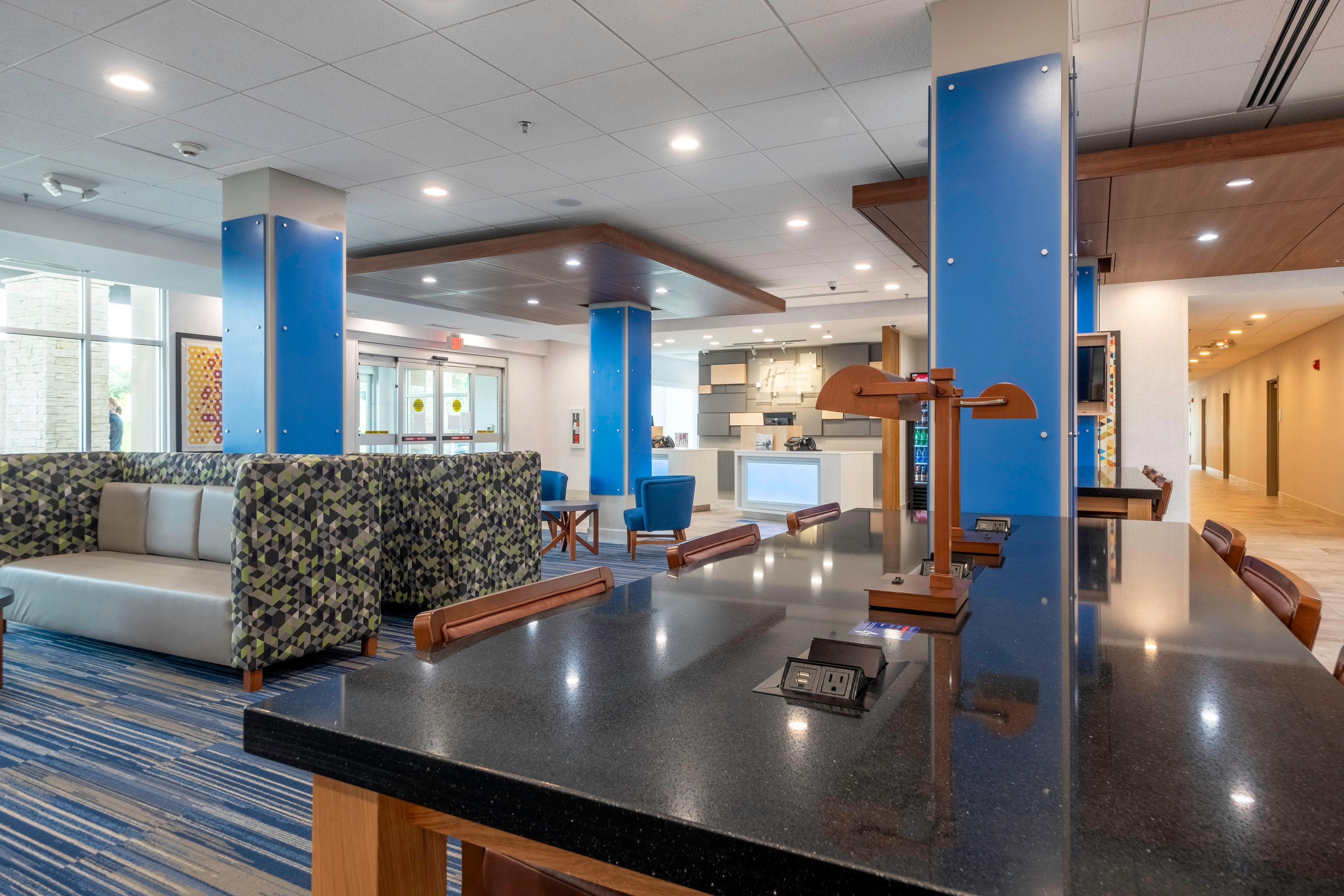 HOLIDAY INN EXP STES STAUNTON BY IH