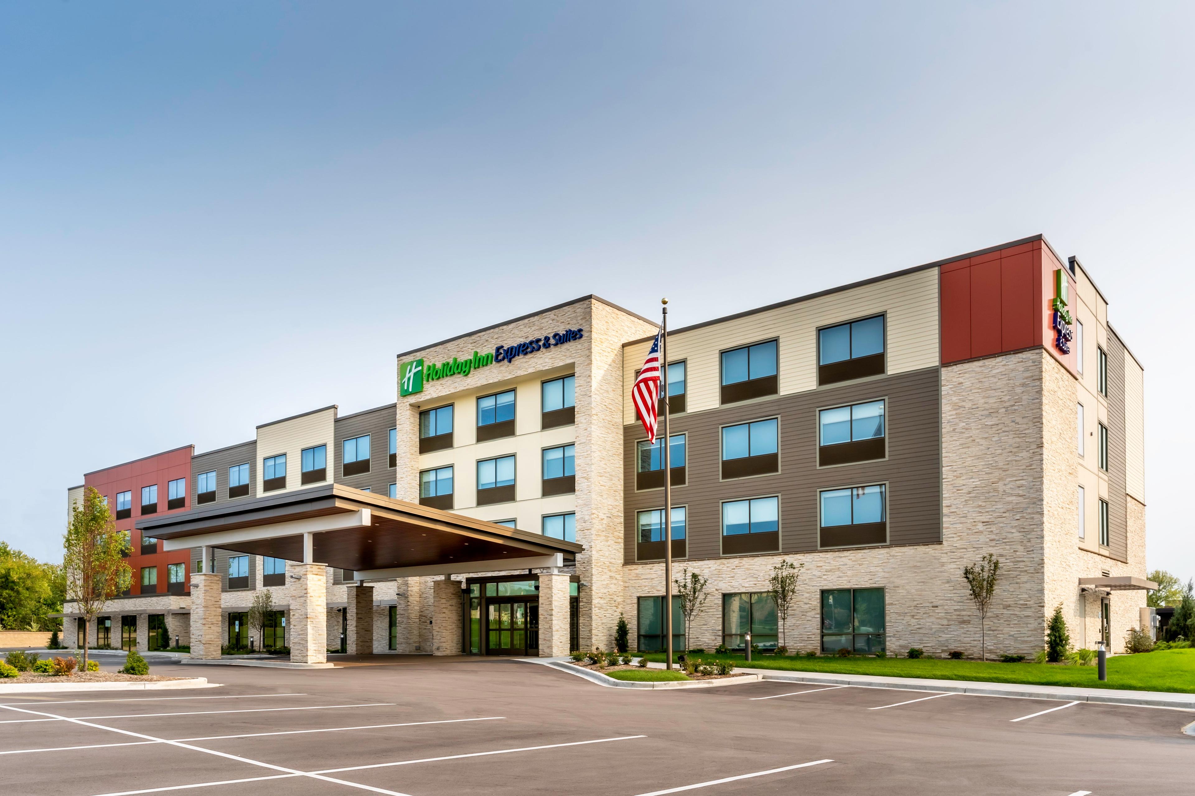 HOLIDAY INN EXP STES WEST ALLIS BY