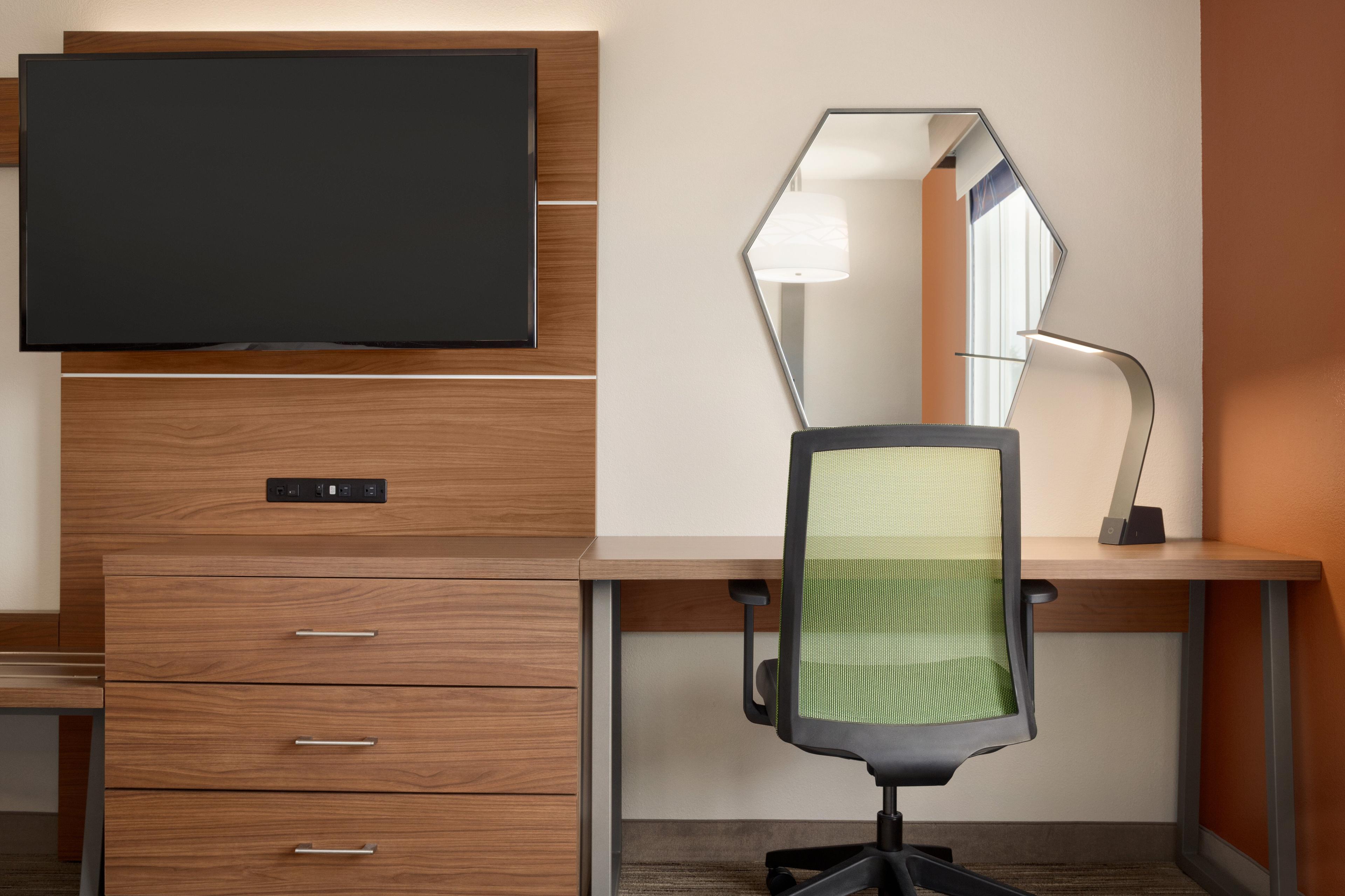 HOLIDAY INN EXP STES AUBURN BY IHG