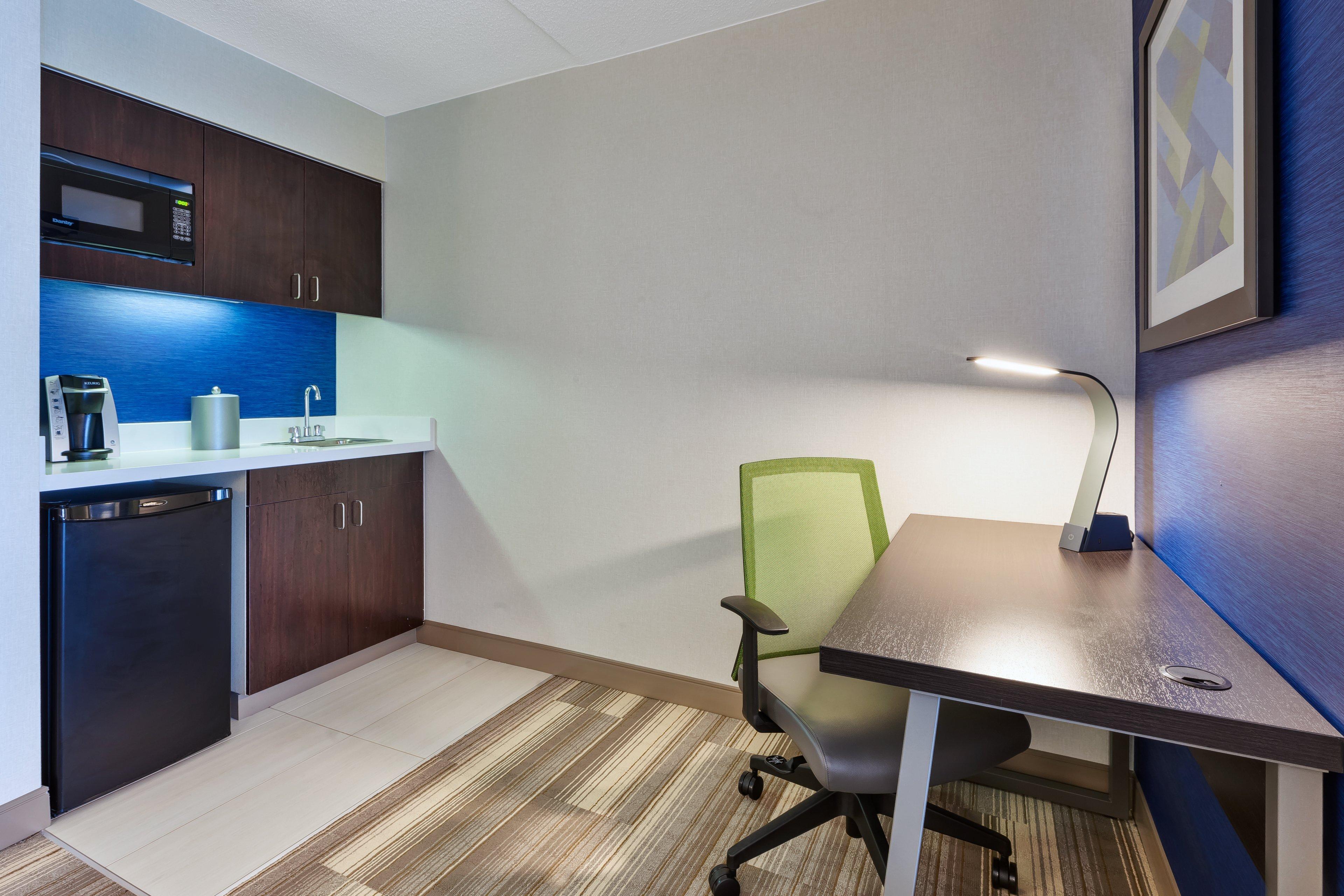 HOLIDAY INN EXP STES BLACKSBURG