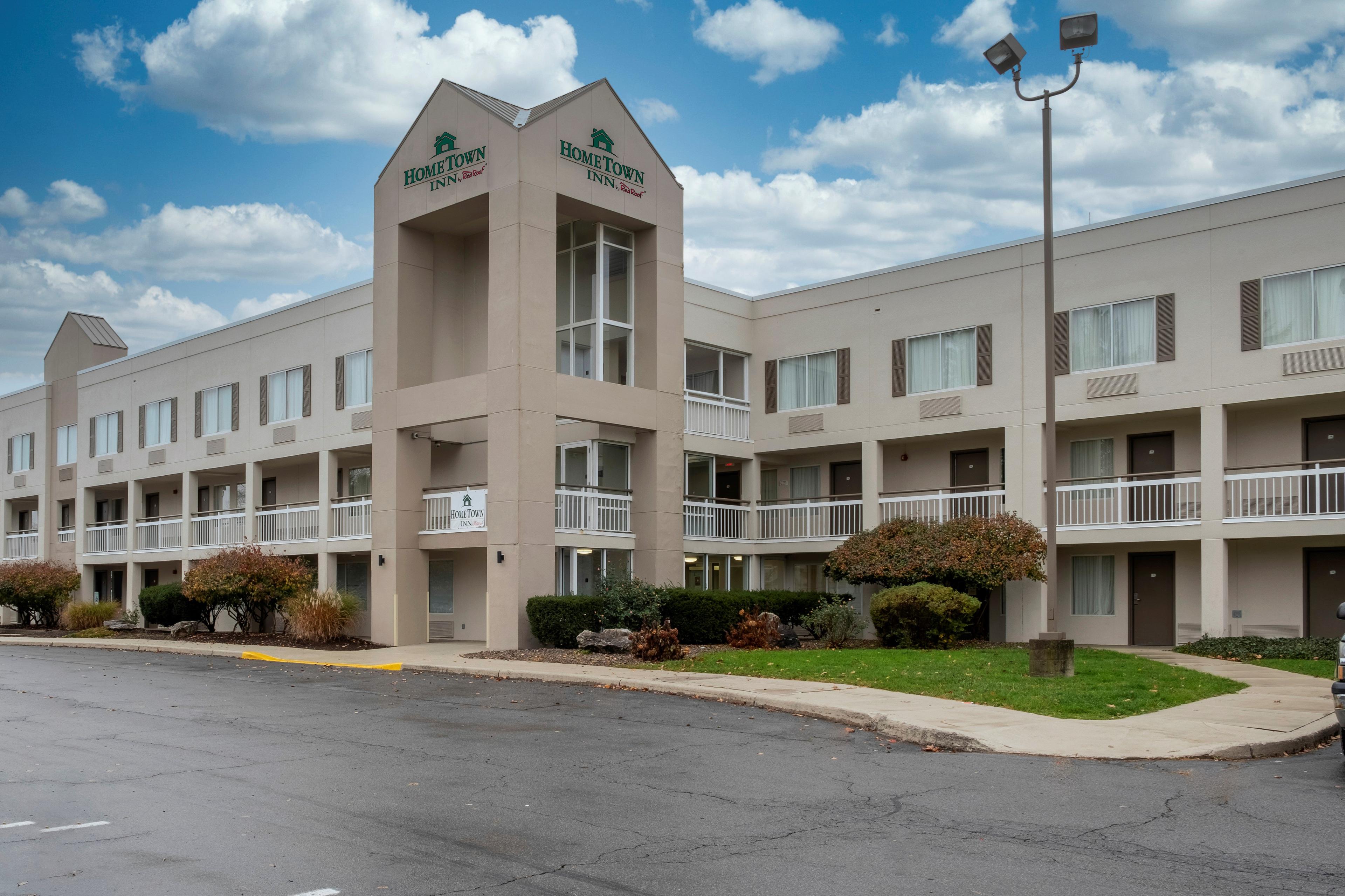 HOMETOWN INN SYRACUSE