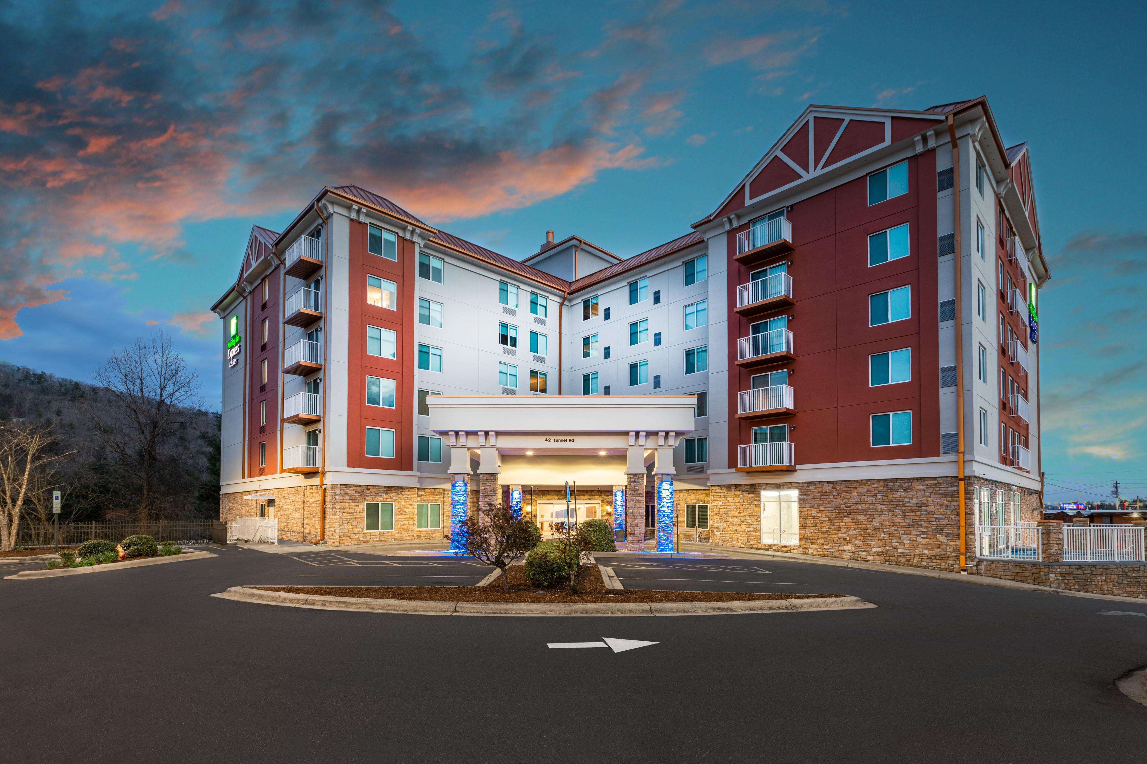HOLIDAY INN EXP STES DOWNTOWN BY IH
