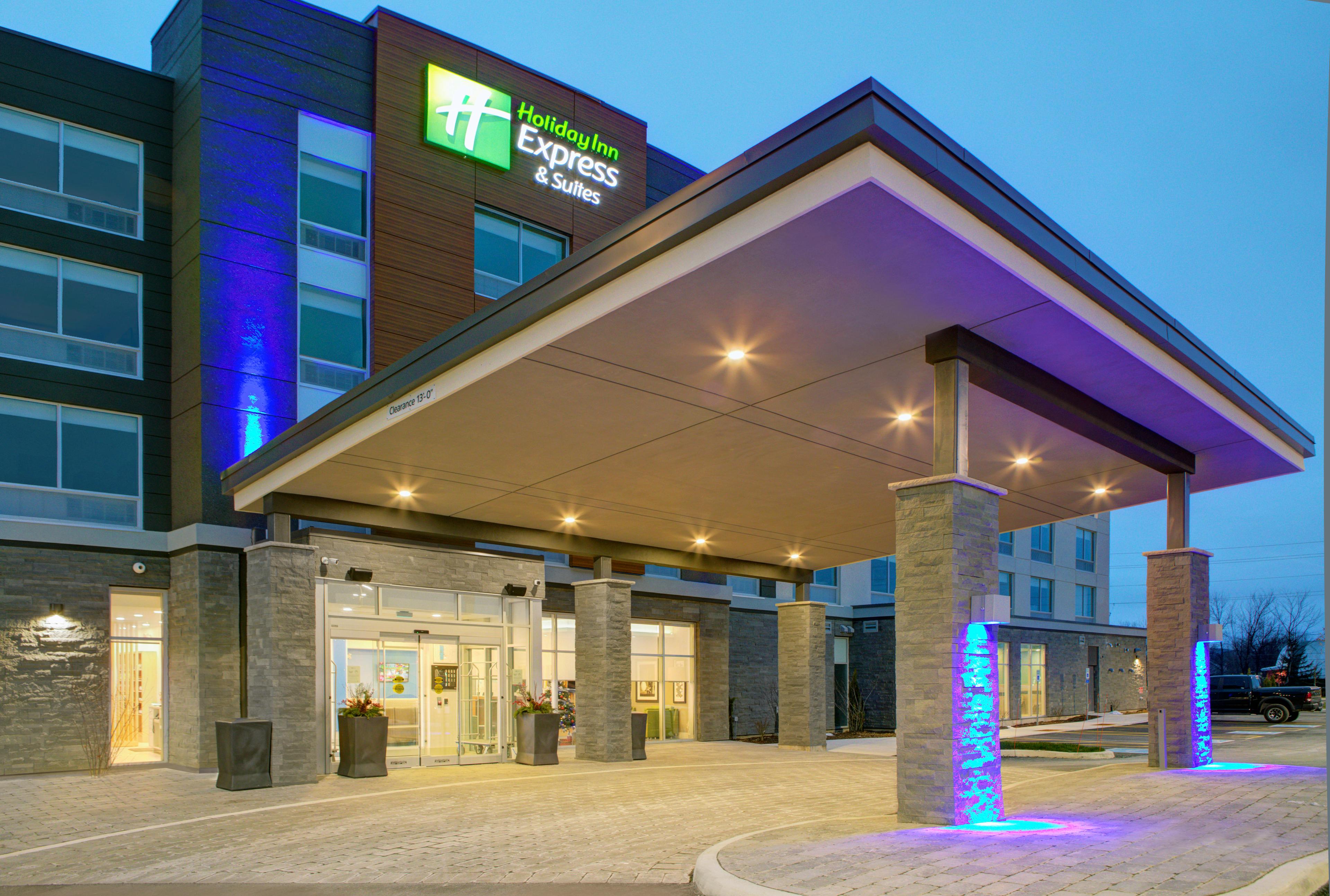 HOLIDAY INN EXP STES COLLINGWOOD BY