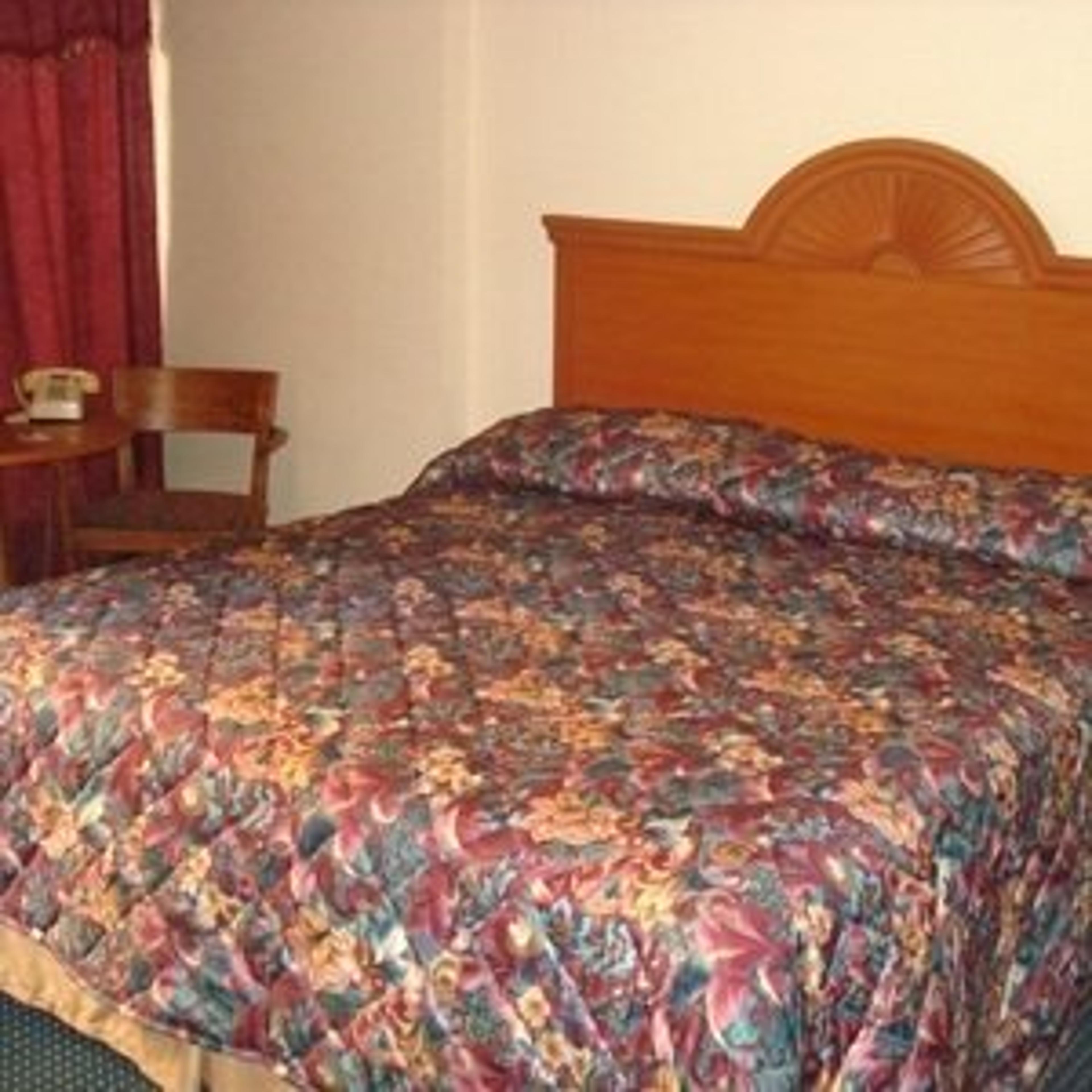 Santa Cruz Inn Riverside