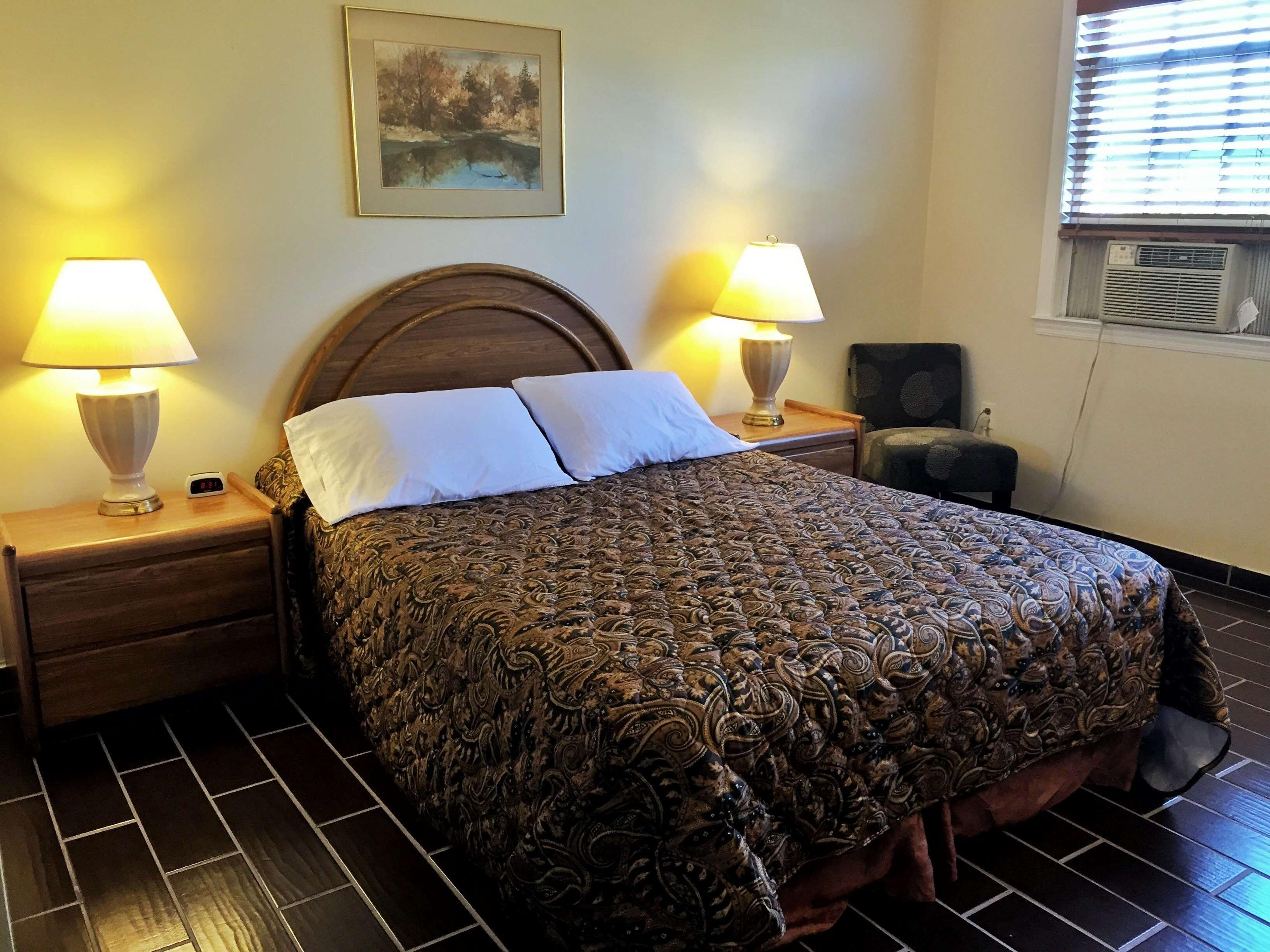 Budget Host East End Riverhead