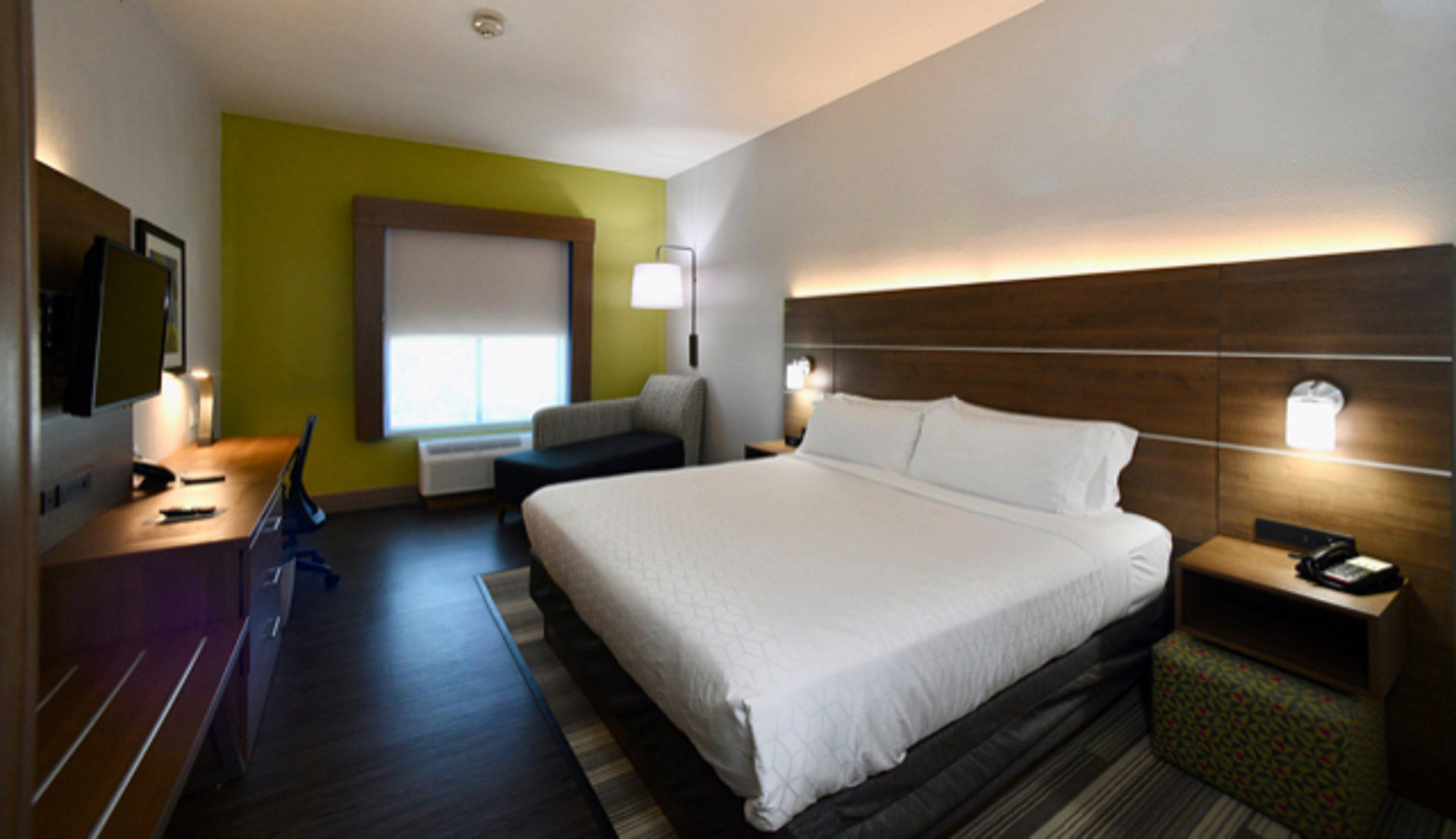 HOLIDAY INN EXP STES SEGUIN BY IHG