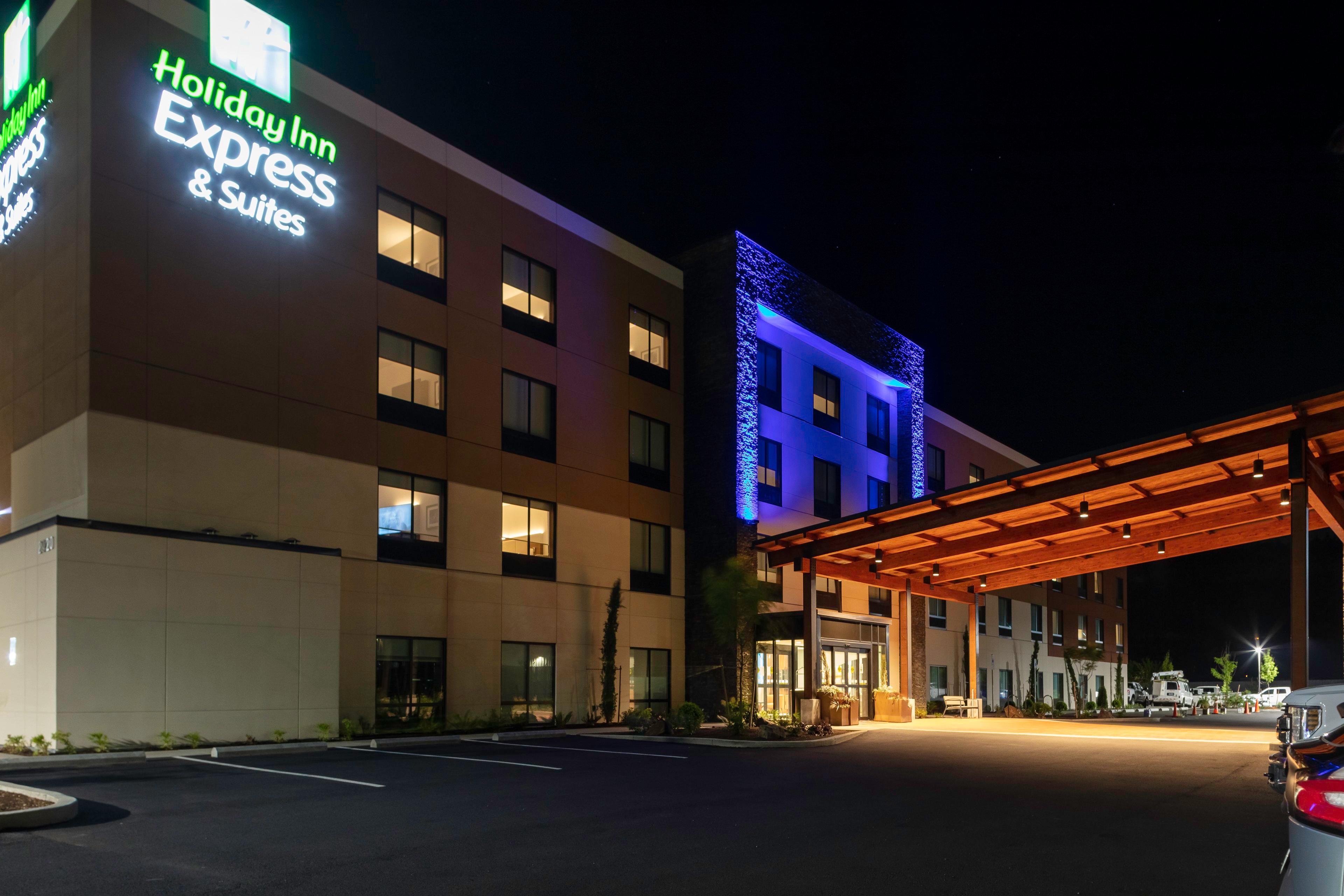 HOLIDAY INN EXP STES THE DALLES BY