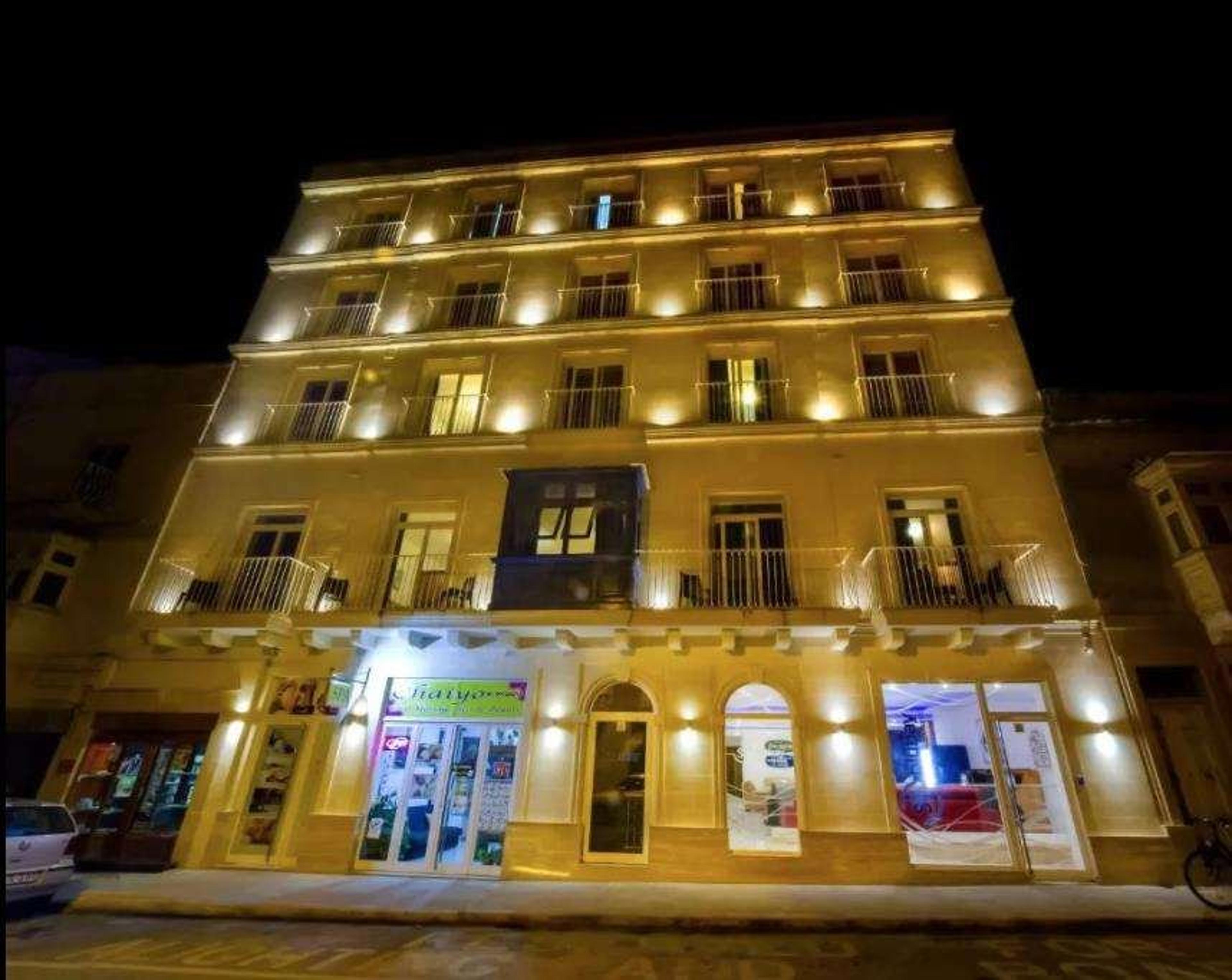 BLUBAY APARTMENTS AND SUITES