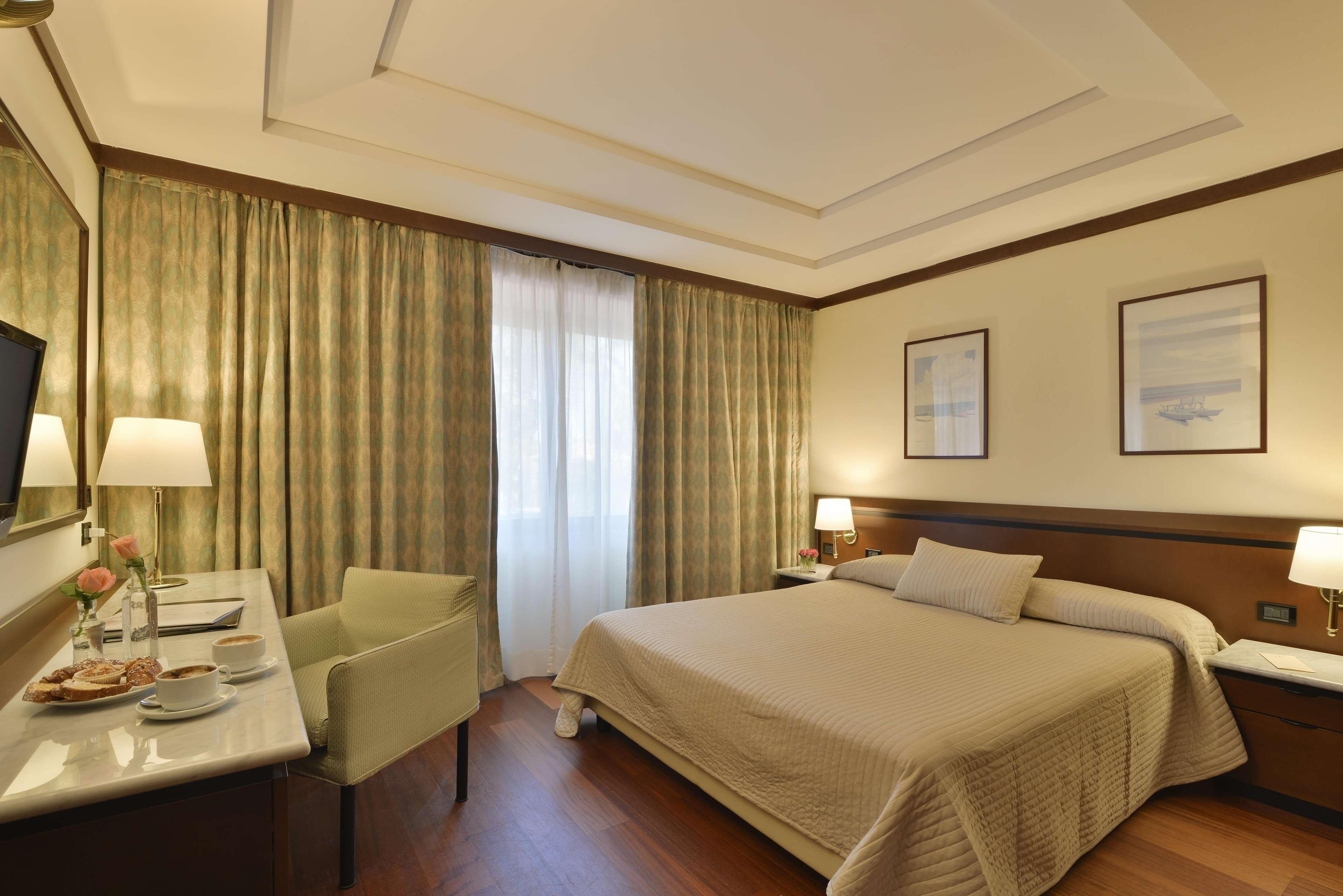 HOTEL ARISTON - LAURA