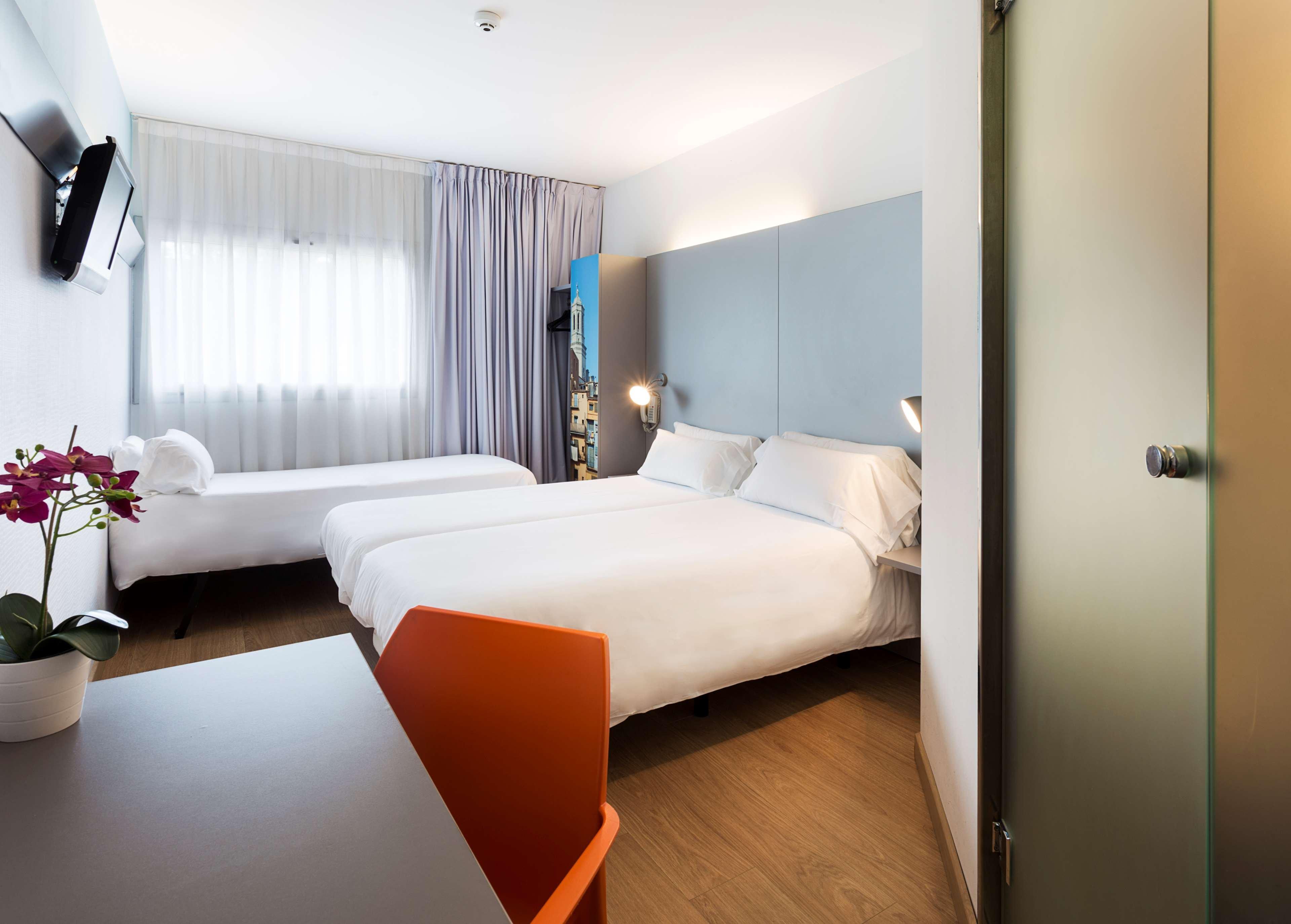 B&B HOTEL GIRONA 2