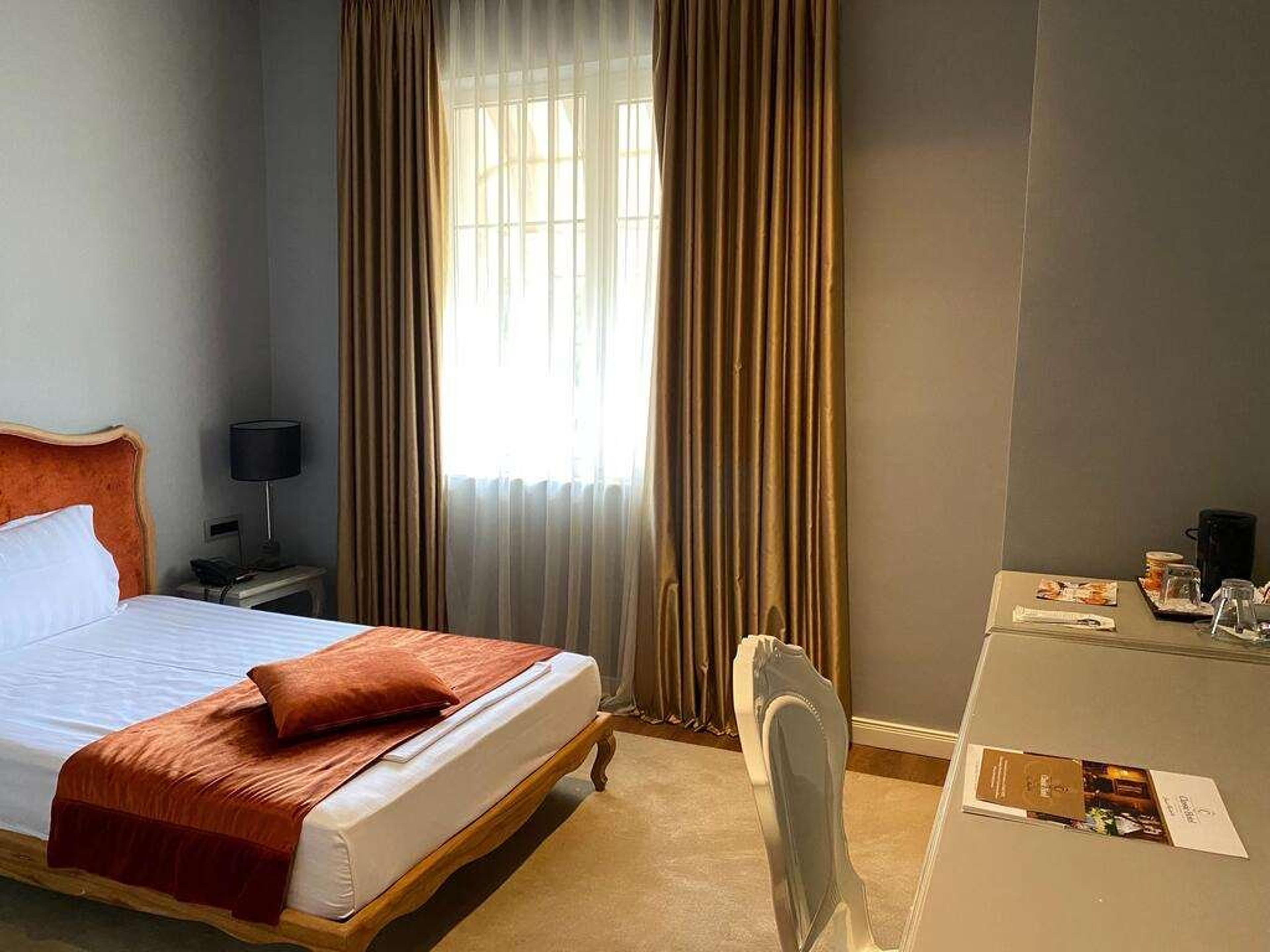 CLASSIC HOTEL TIRANA