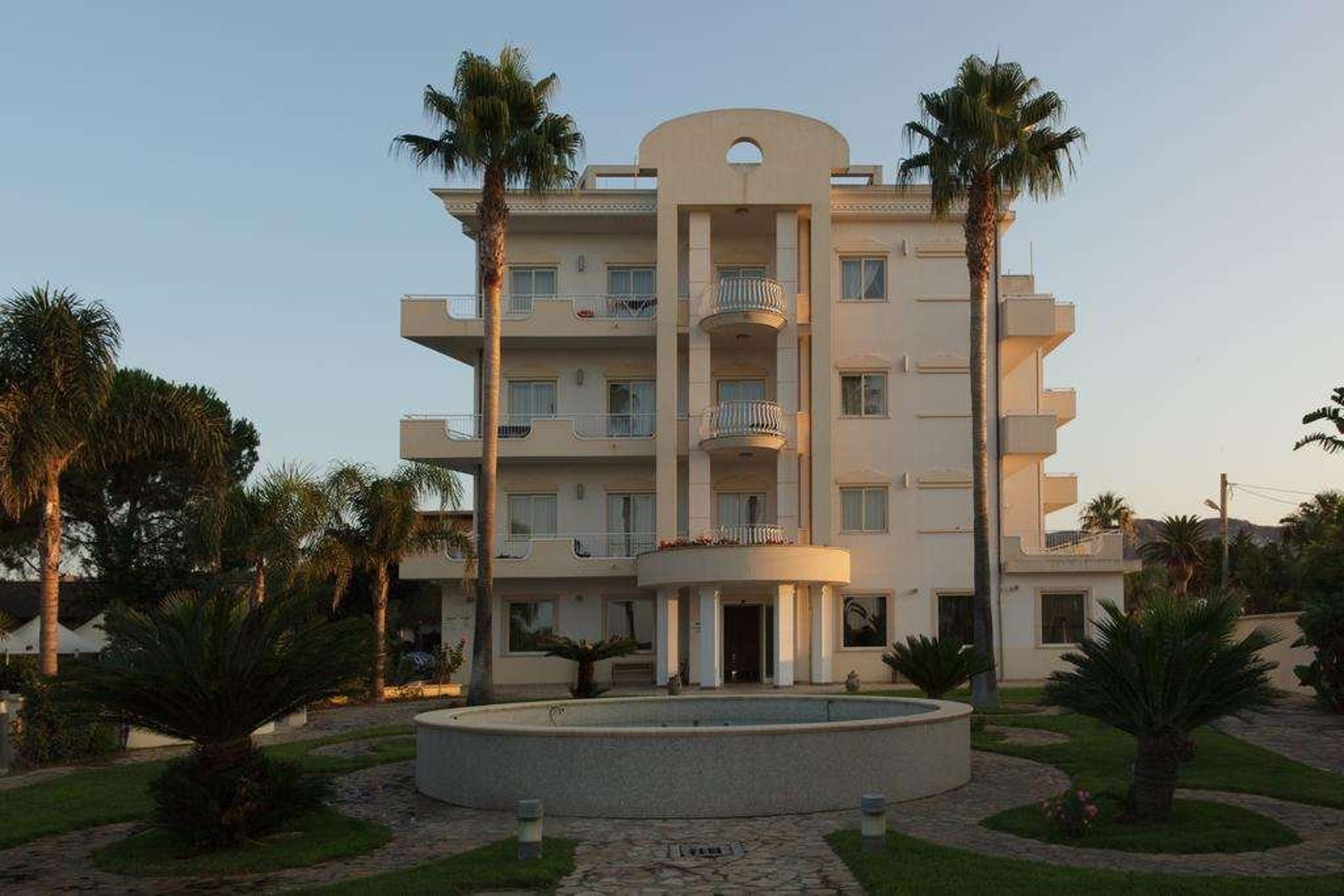 CLUB HOTEL KENNEDY ROCCELLA JONICA