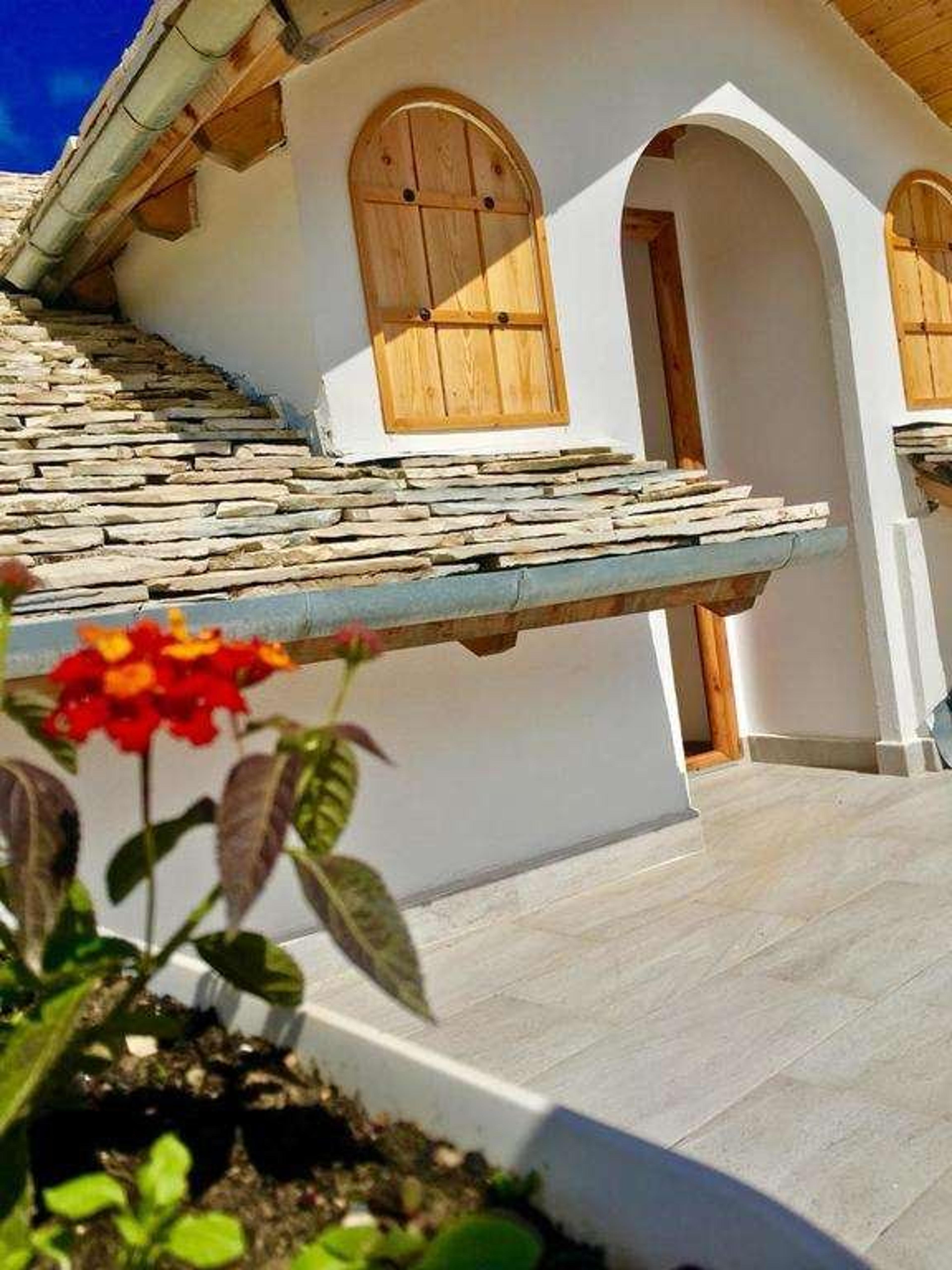 BINERI HOTEL - GJIROKASTER