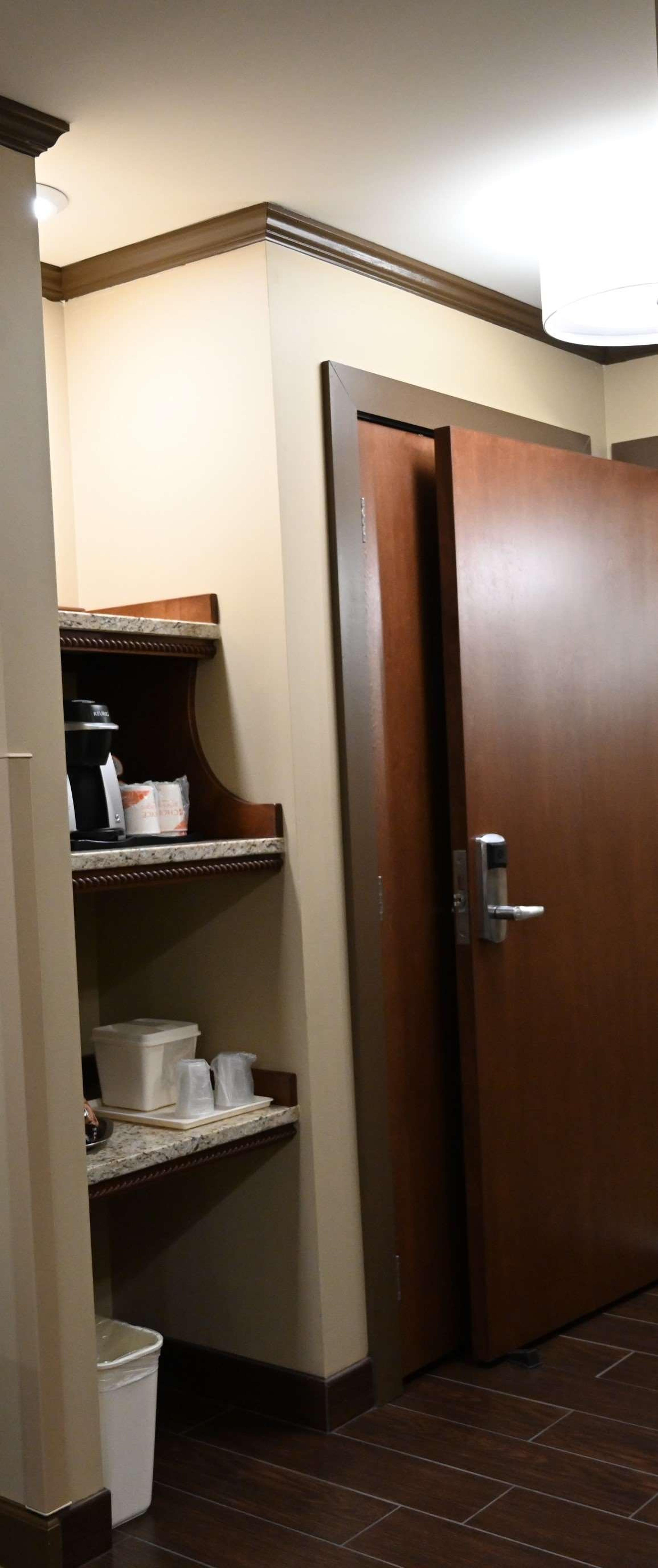 GILES HOTEL INN AND SUITES - PULASK