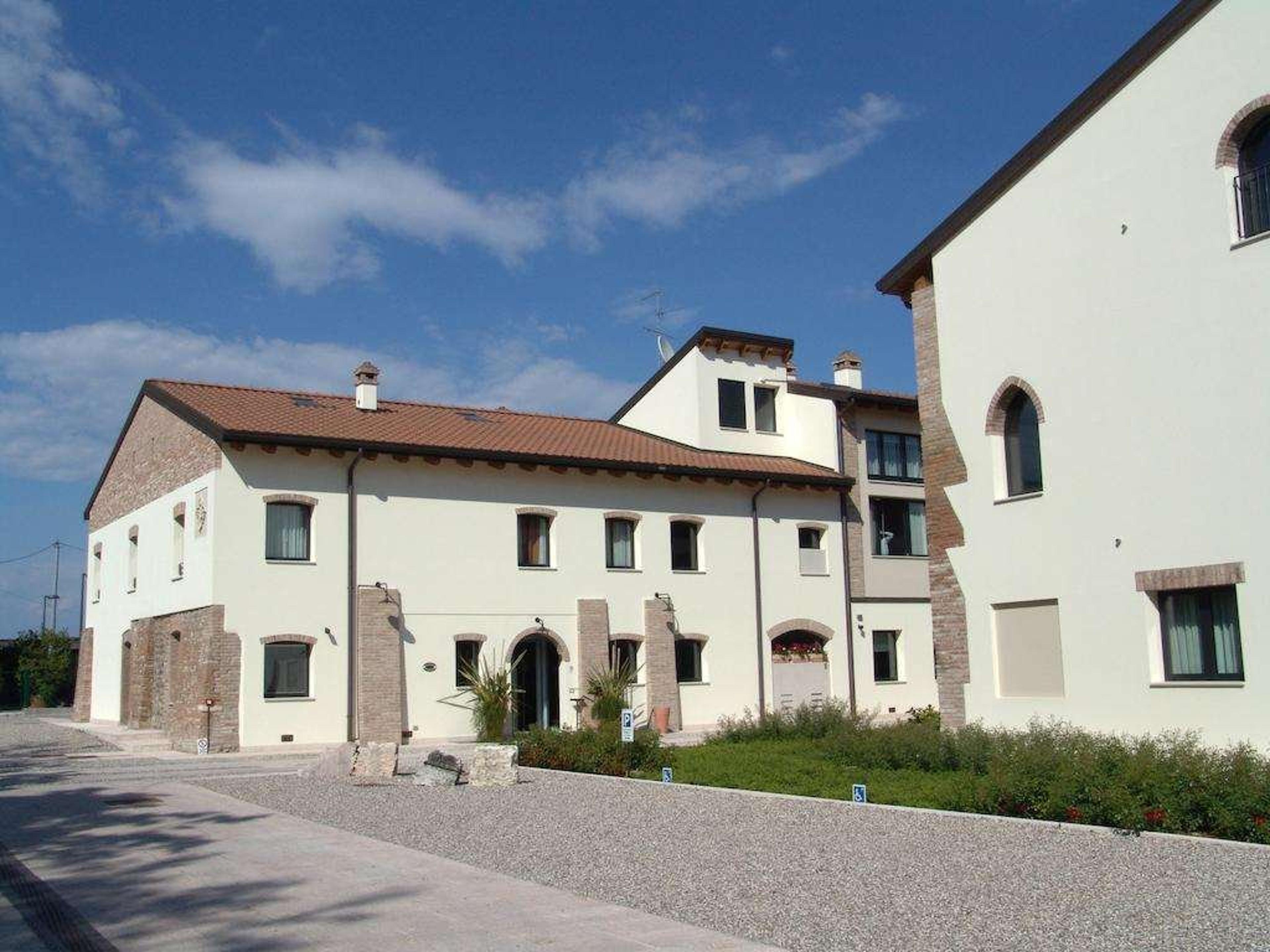 CORTE DELLA ROCCA BASSA
