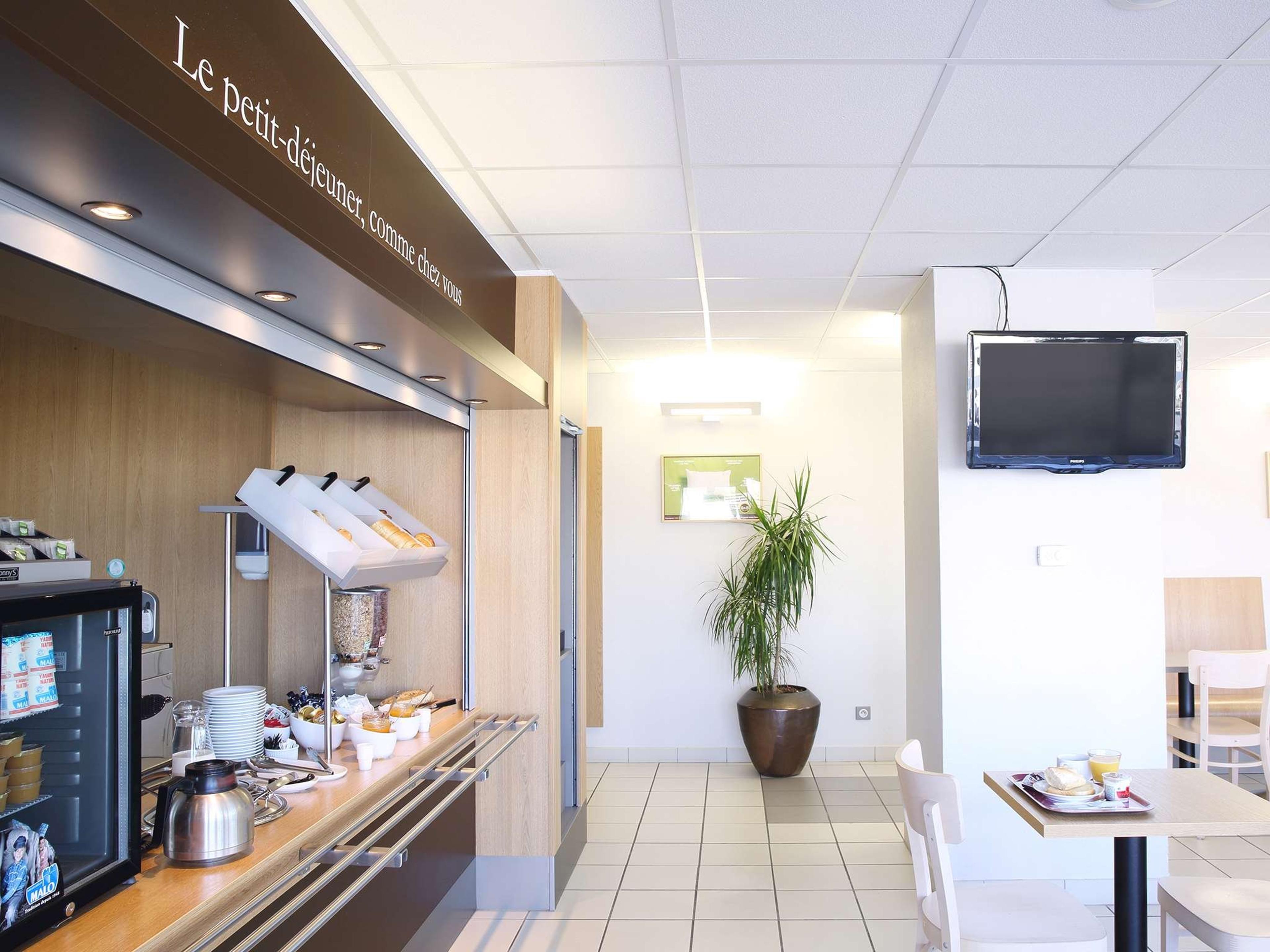 B&B HOTEL MARSEILLE AEROPORT ST VIC