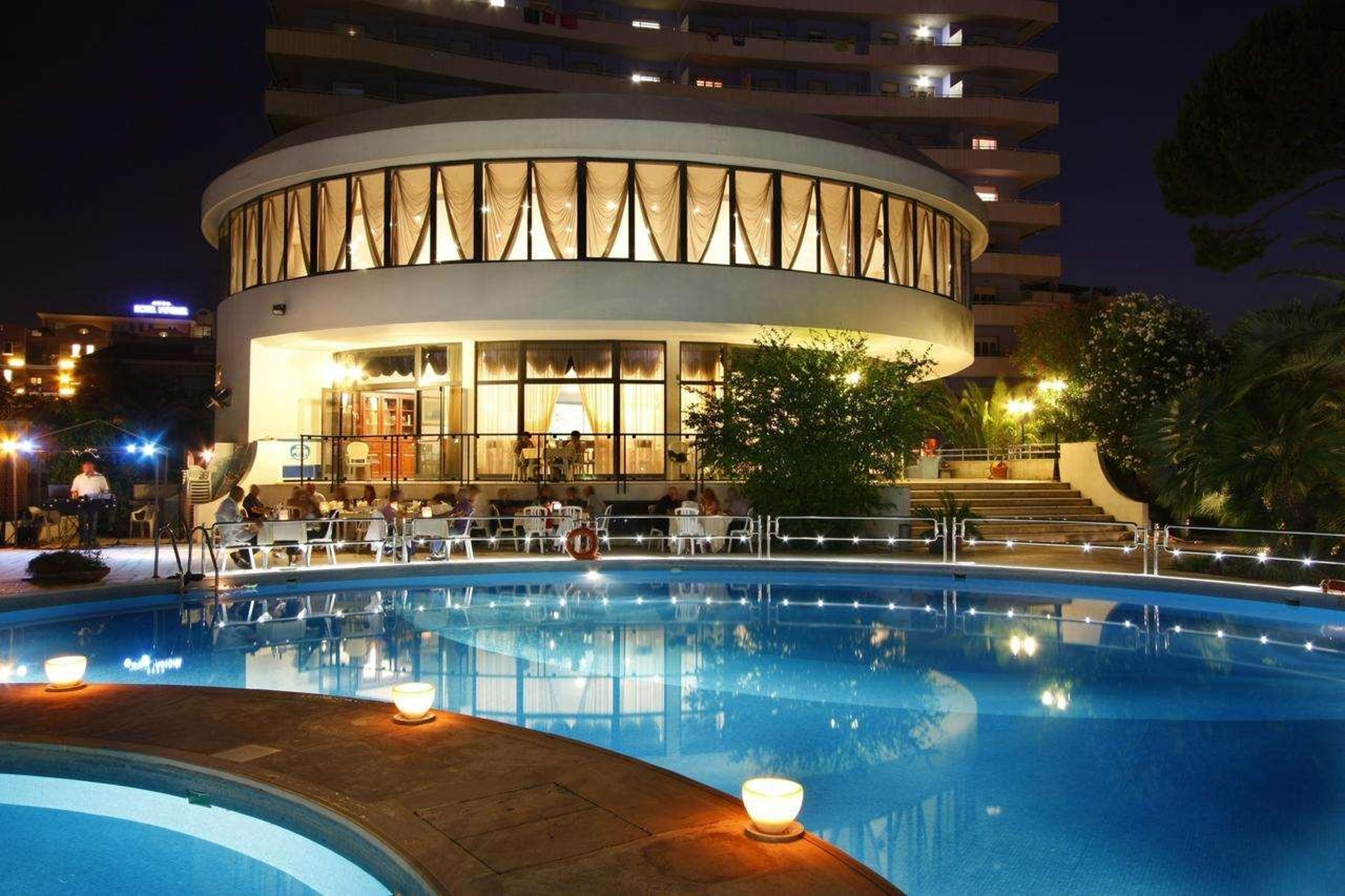 HOTEL INTERNATIONAL