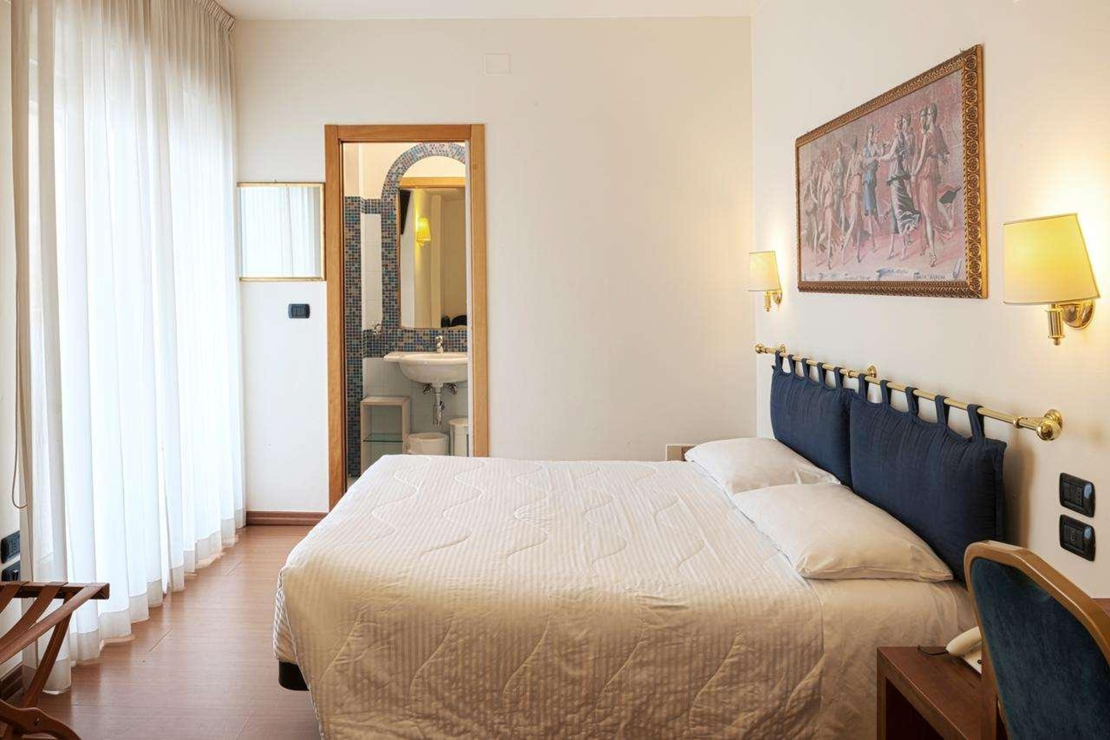 HOTEL INTERNATIONAL