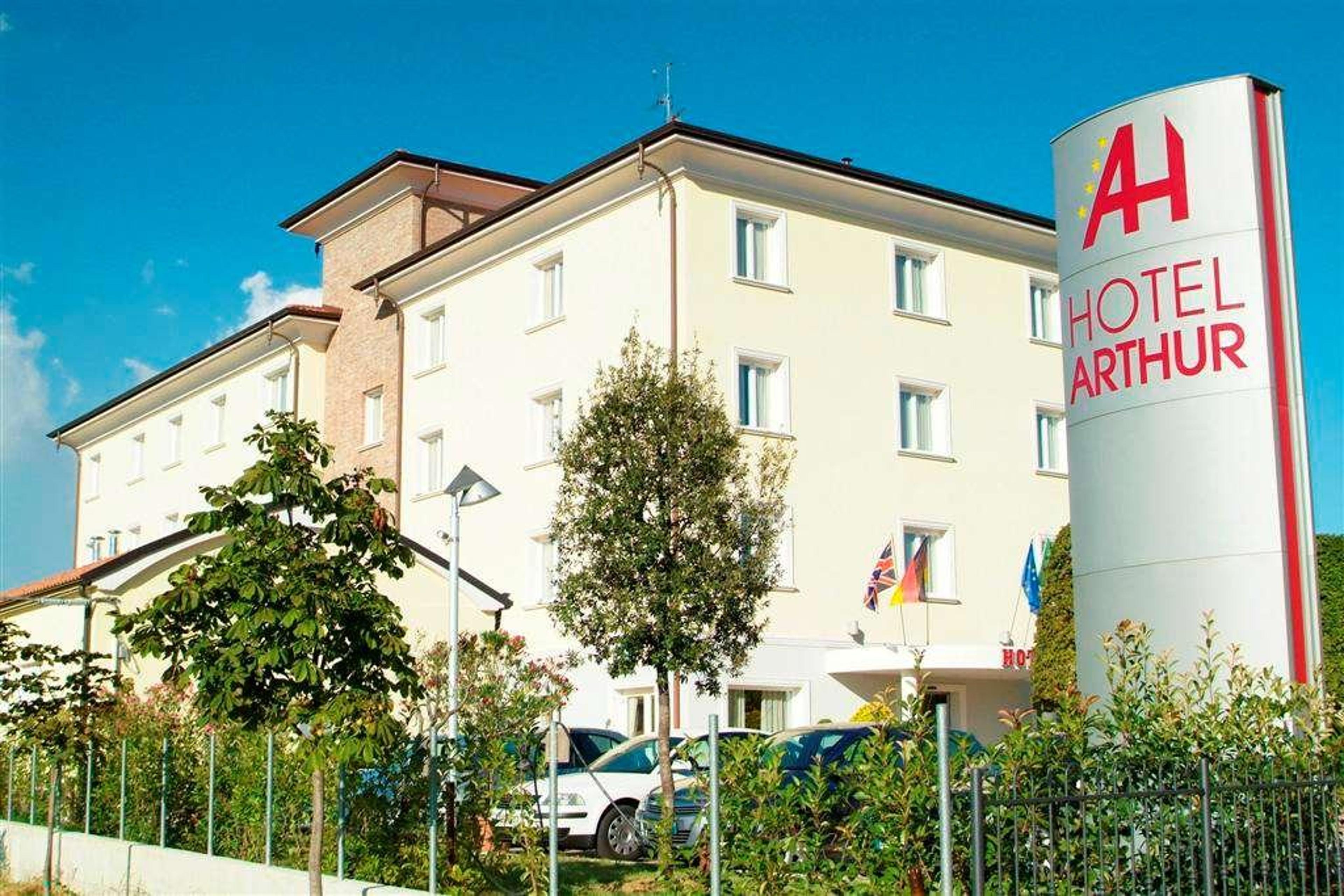 HOTEL ARTHUR - SOLIGNANO NUOVO