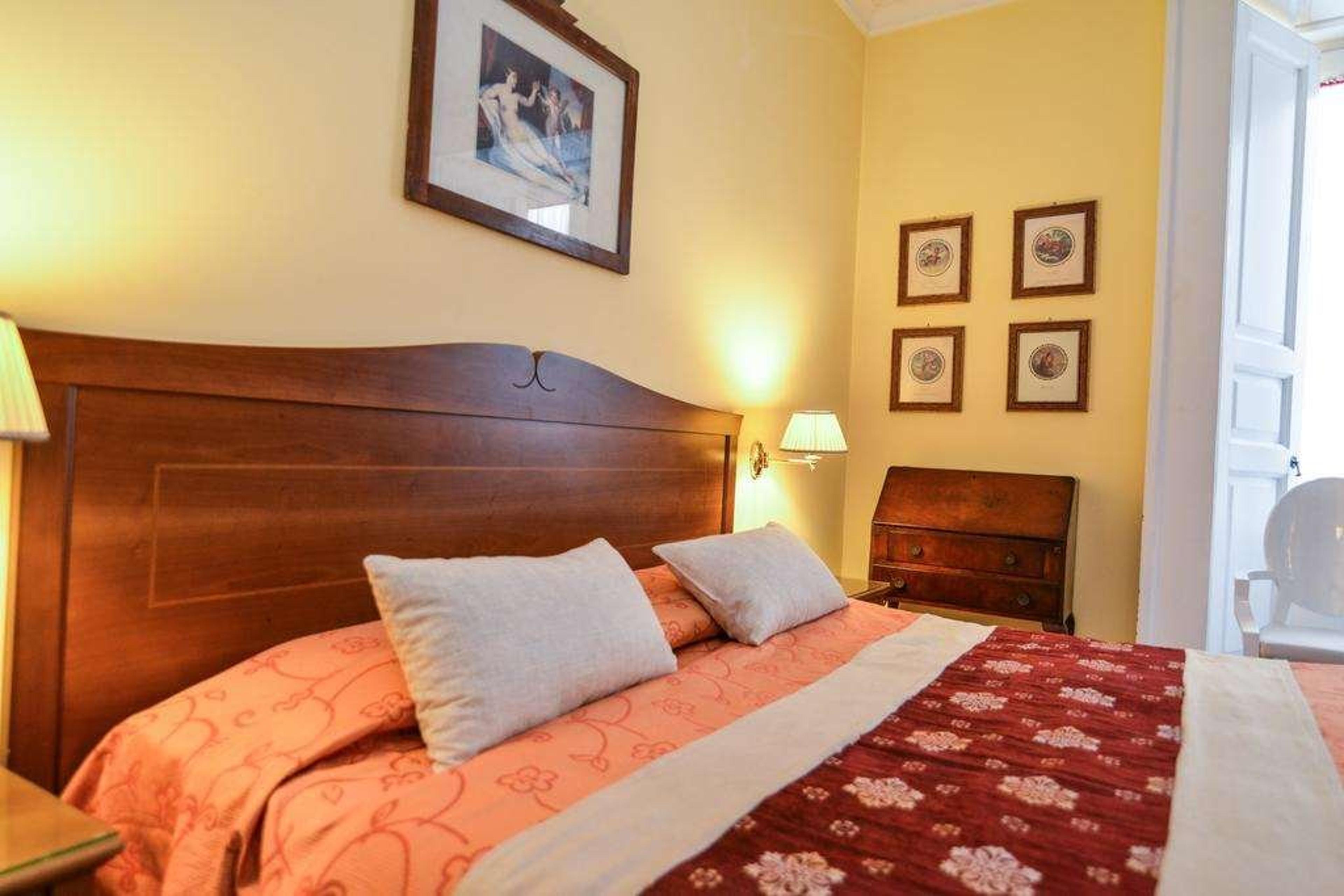 HOTEL AKROPOLIS