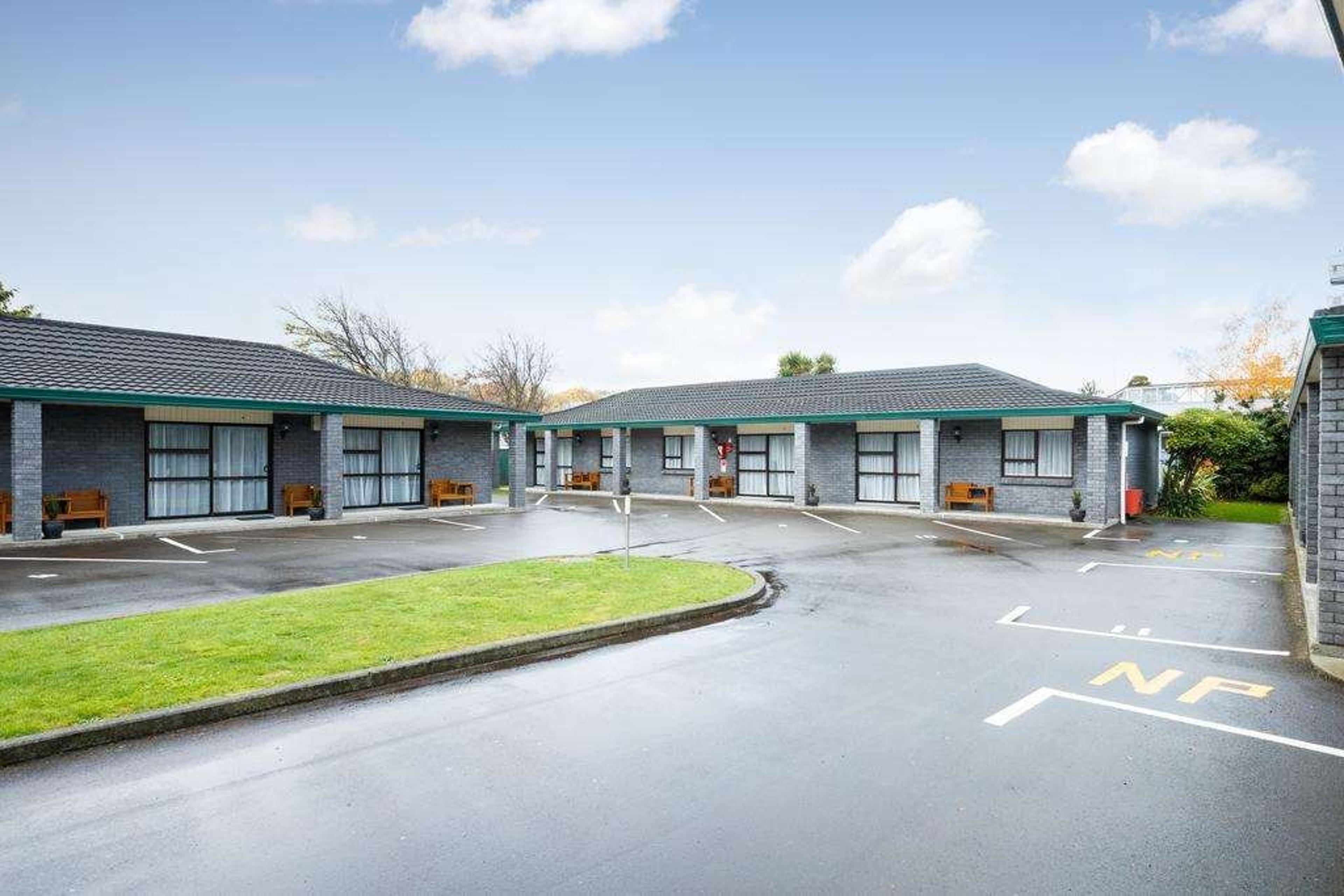 AVENUE MOTEL