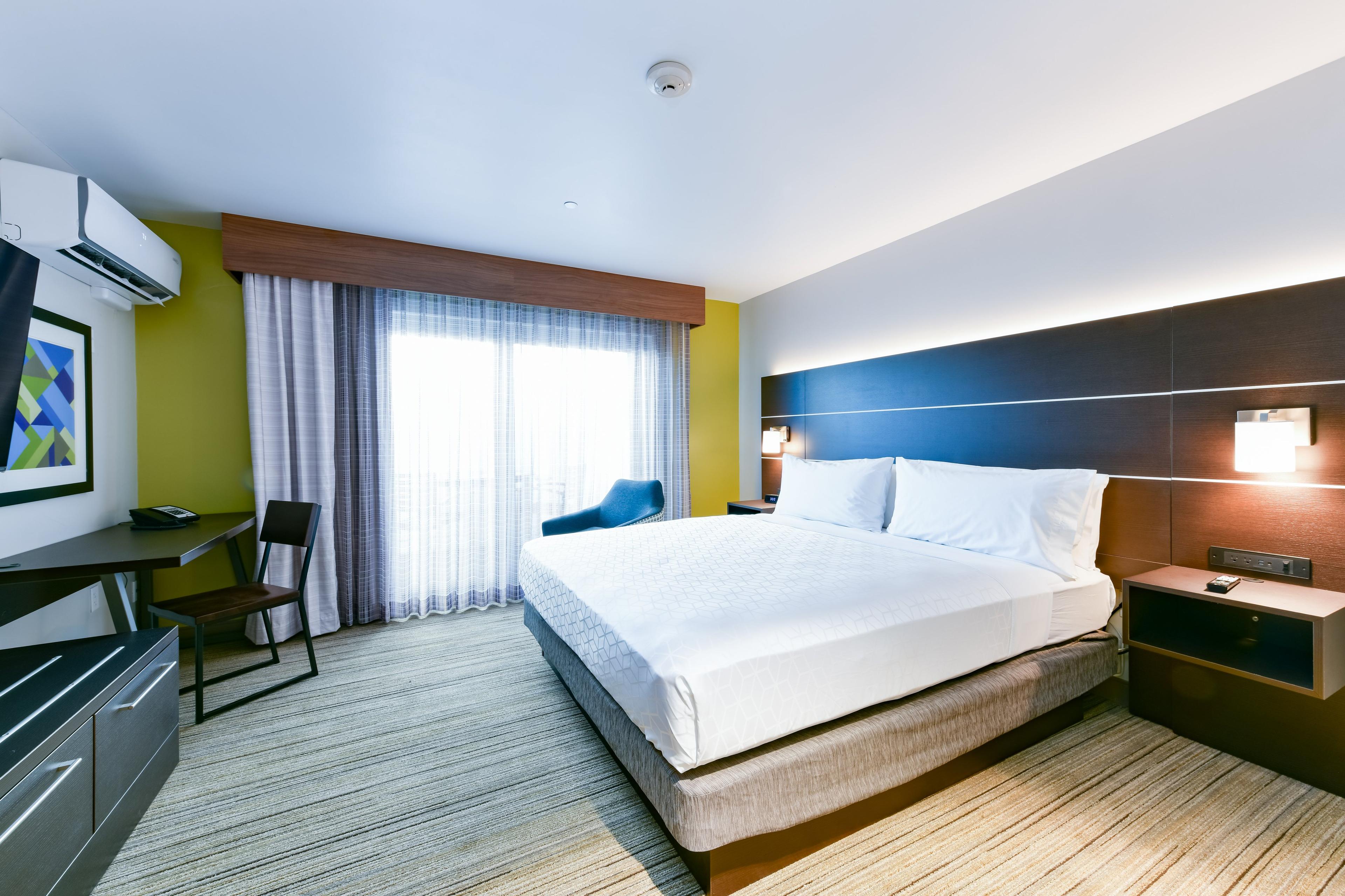 HOLIDAY INN EXPRESS MILL VALLEY BY