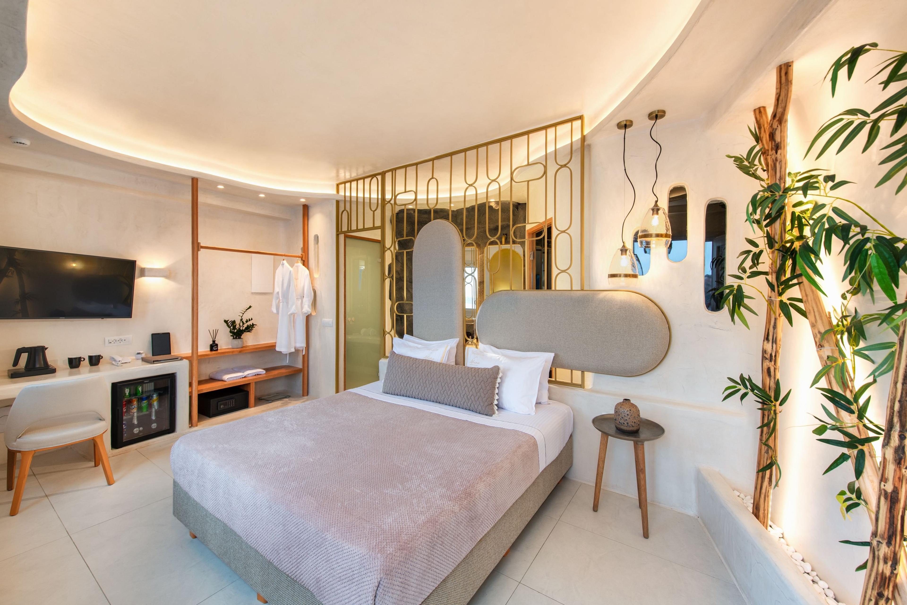ATHINA LUXURY SUITES