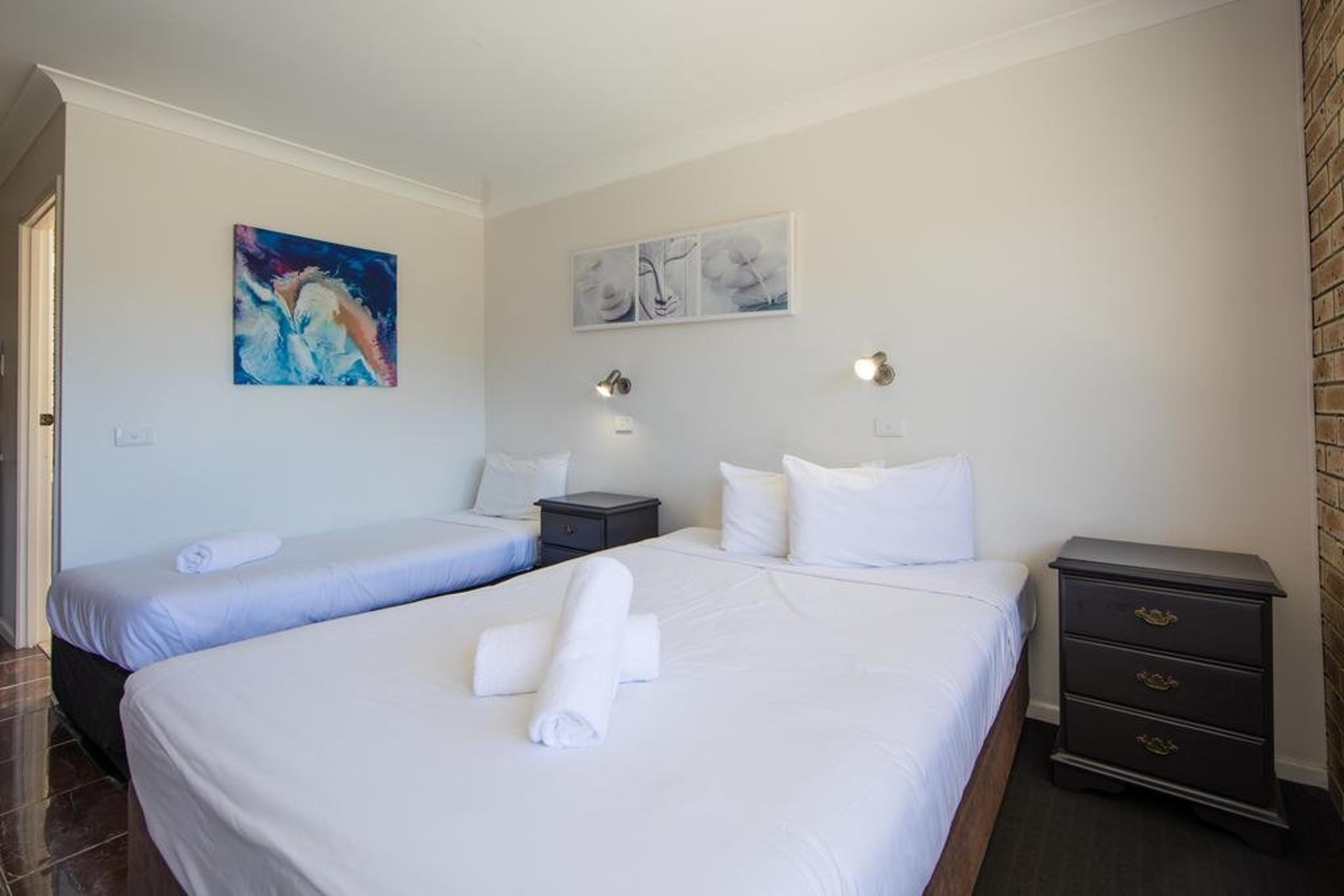 CABOOLTURE MOTEL