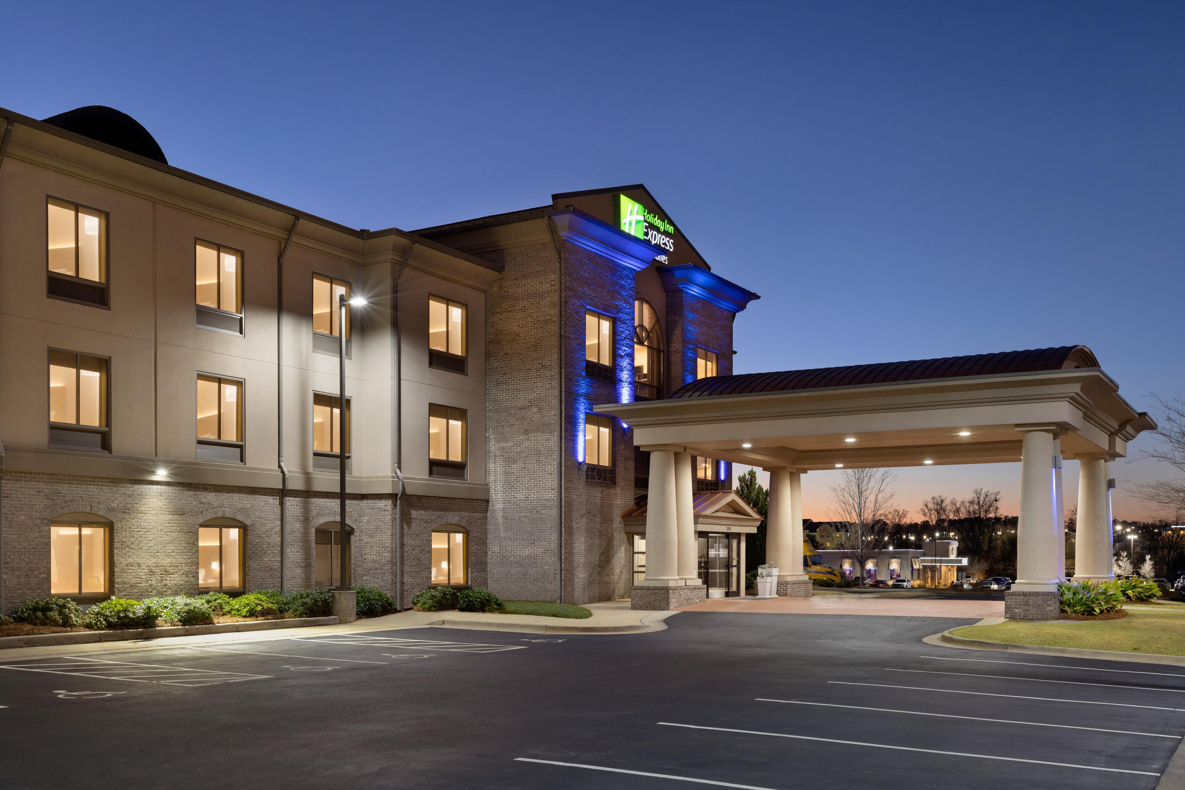 HOLIDAY INN EXP STES OPELIKA A BY I