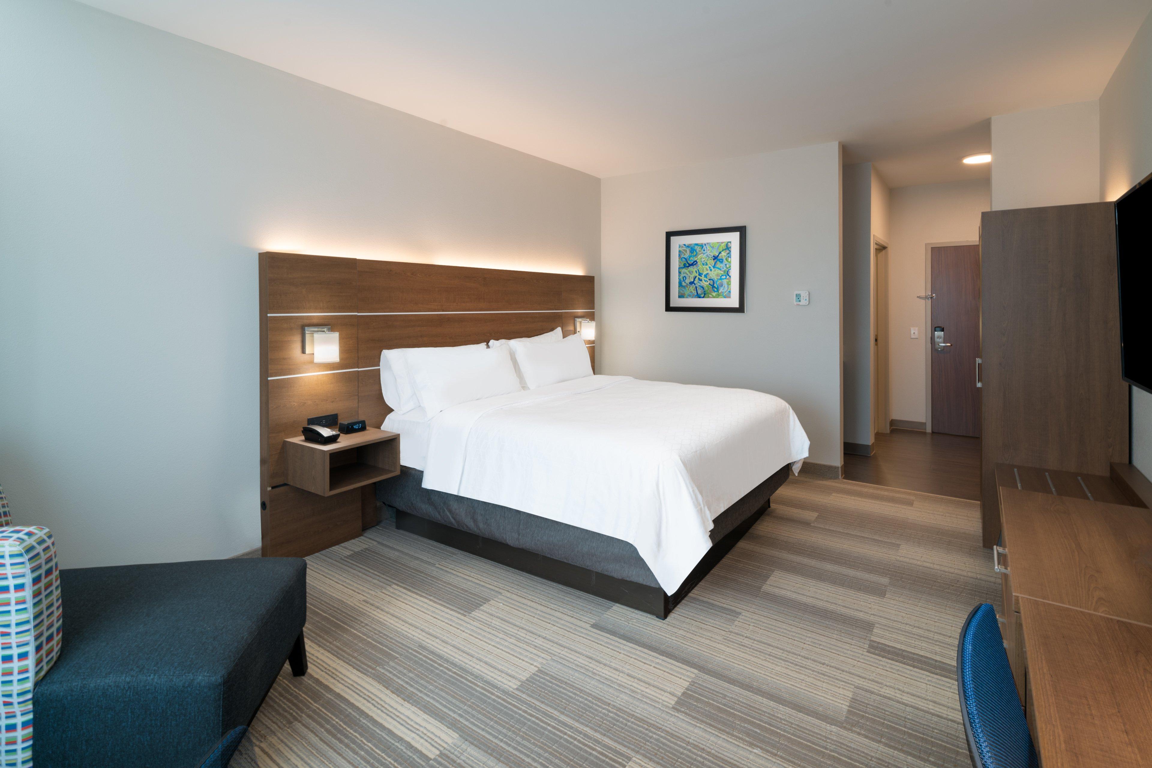 HOLIDAY INN EXP STES ST PETERS