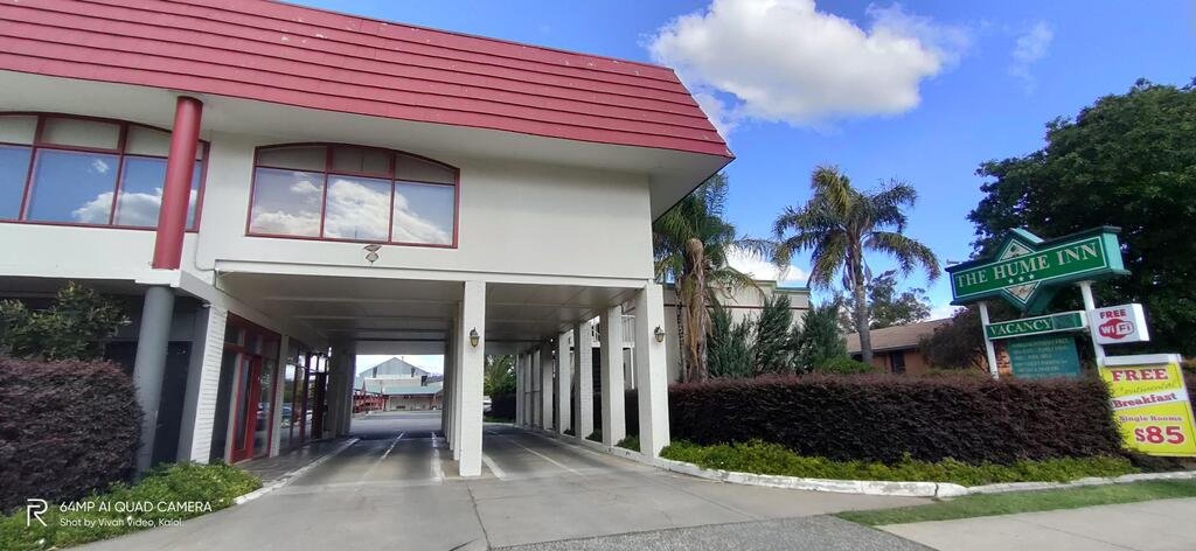 THE HUME INN MOTEL