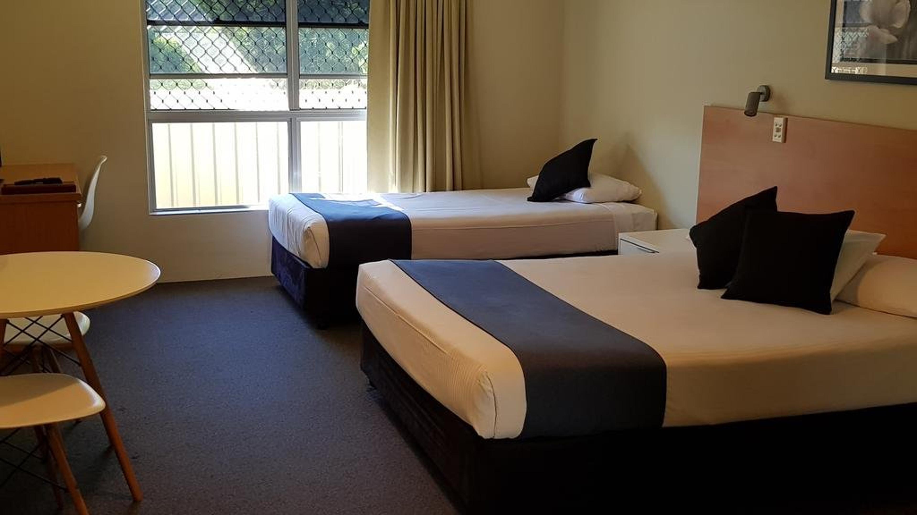 NAMBOUR HEIGHTS MOTEL