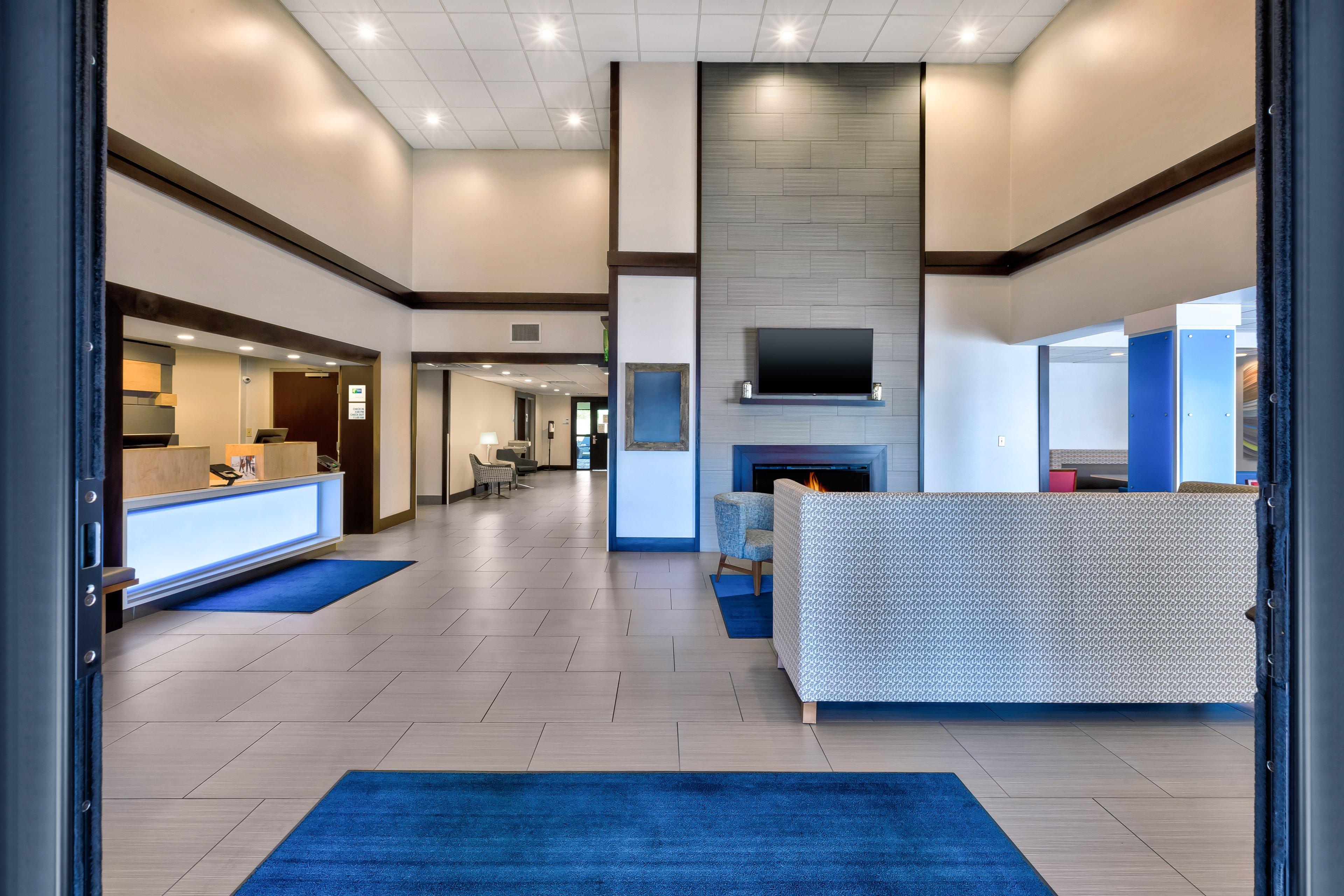 HOLIDAY INN EXP CHILLICOTHE E BY IH