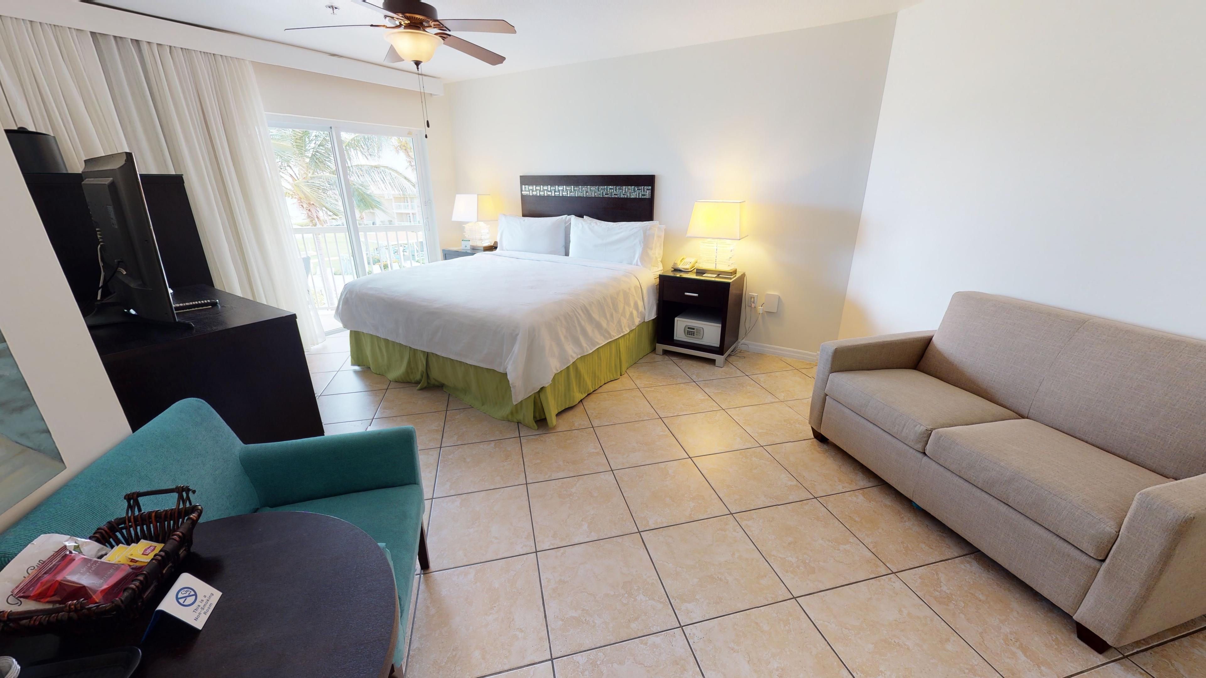 HOLIDAY INN RESORT GRAND CAYMAN BY