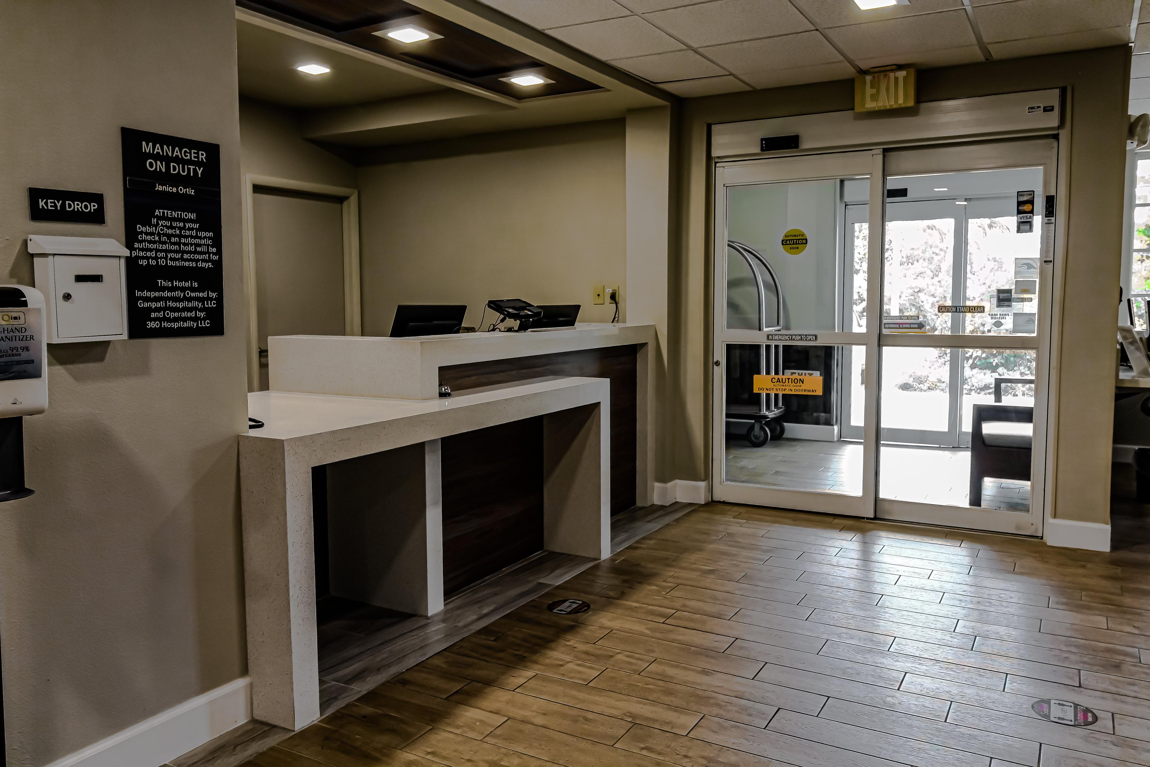 CANDLEWOOD SUITES PALM SHORES BY IH