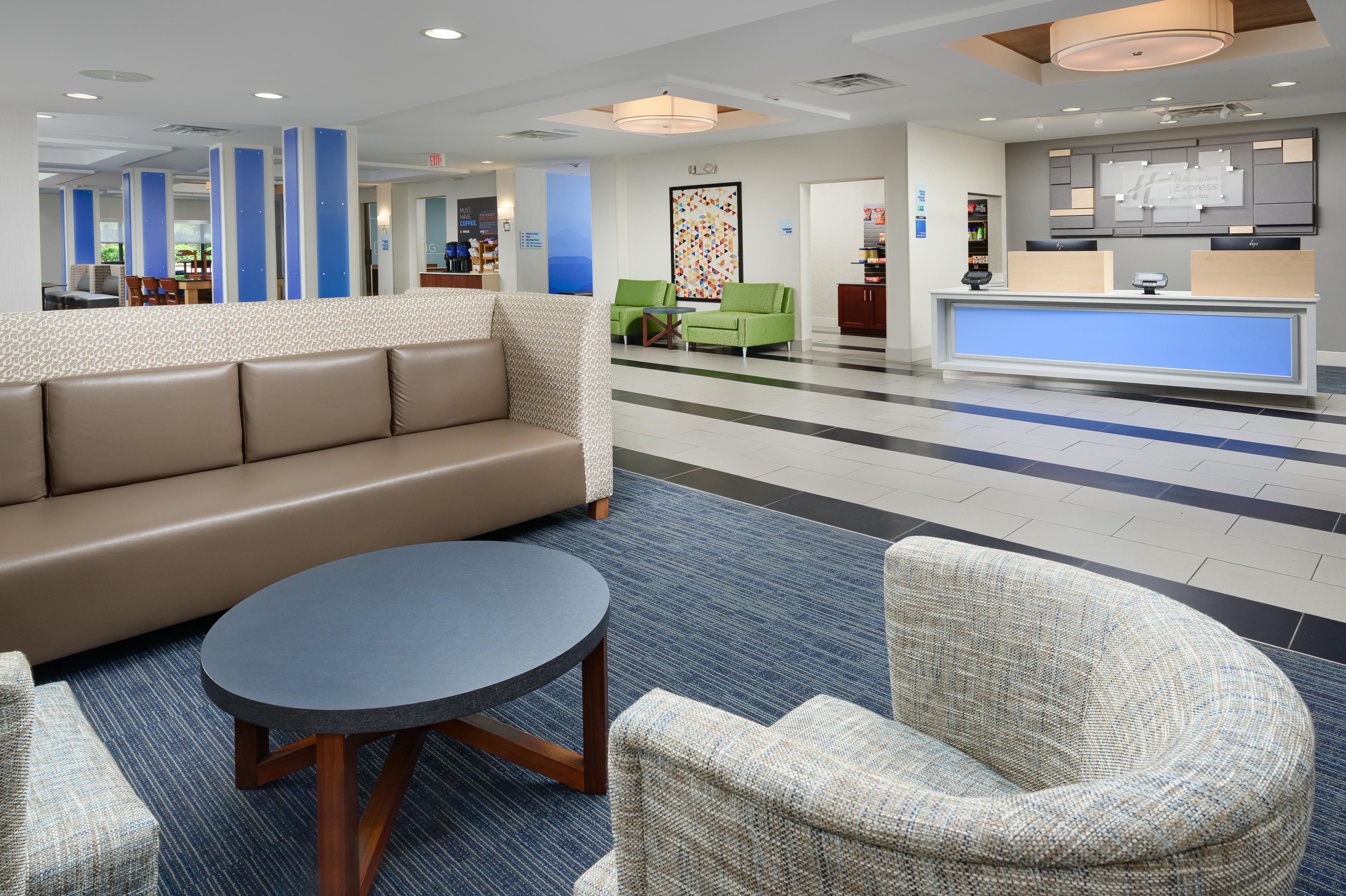 HOLIDAY INN EXP STES TULLAHOMA BY I