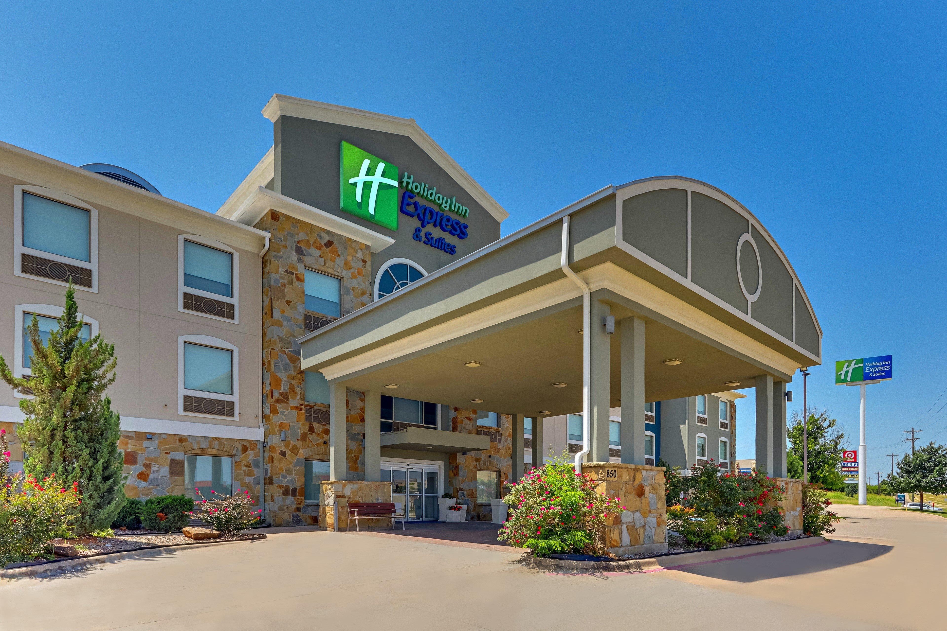 Holiday Inn Express & Suites Weatherford by IHG