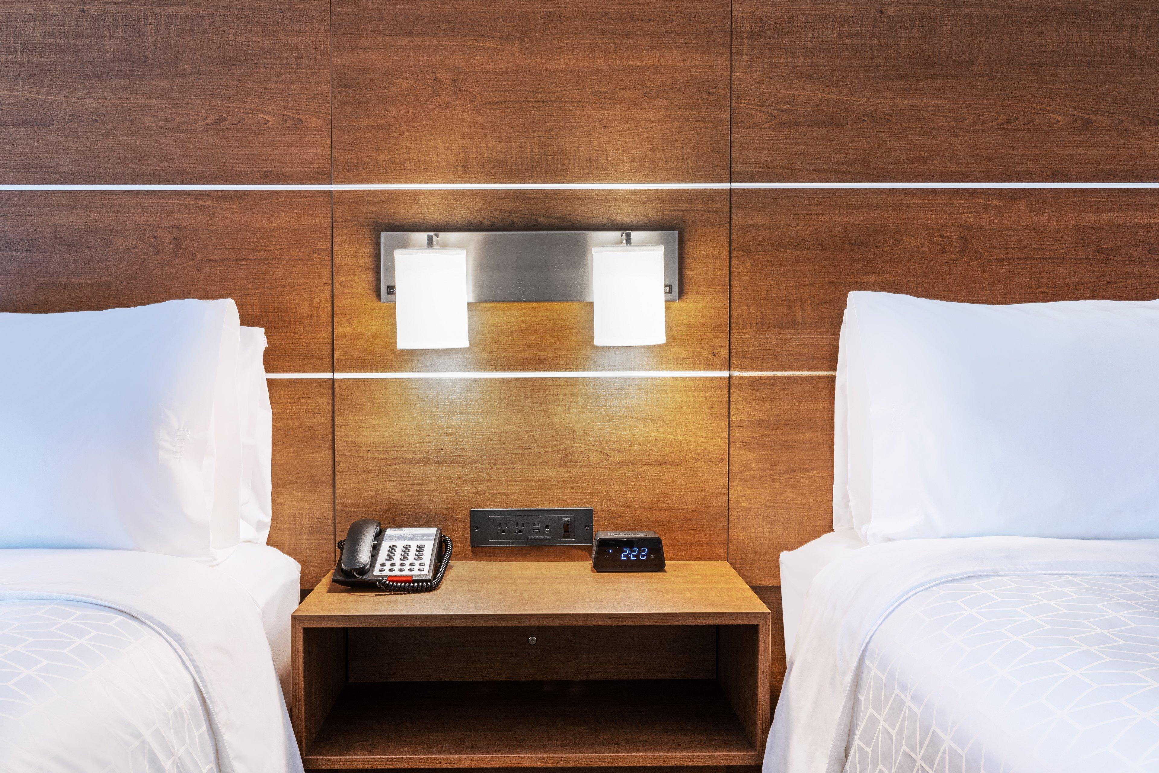 HOLIDAY INN EXP STES SANGER BY IHG