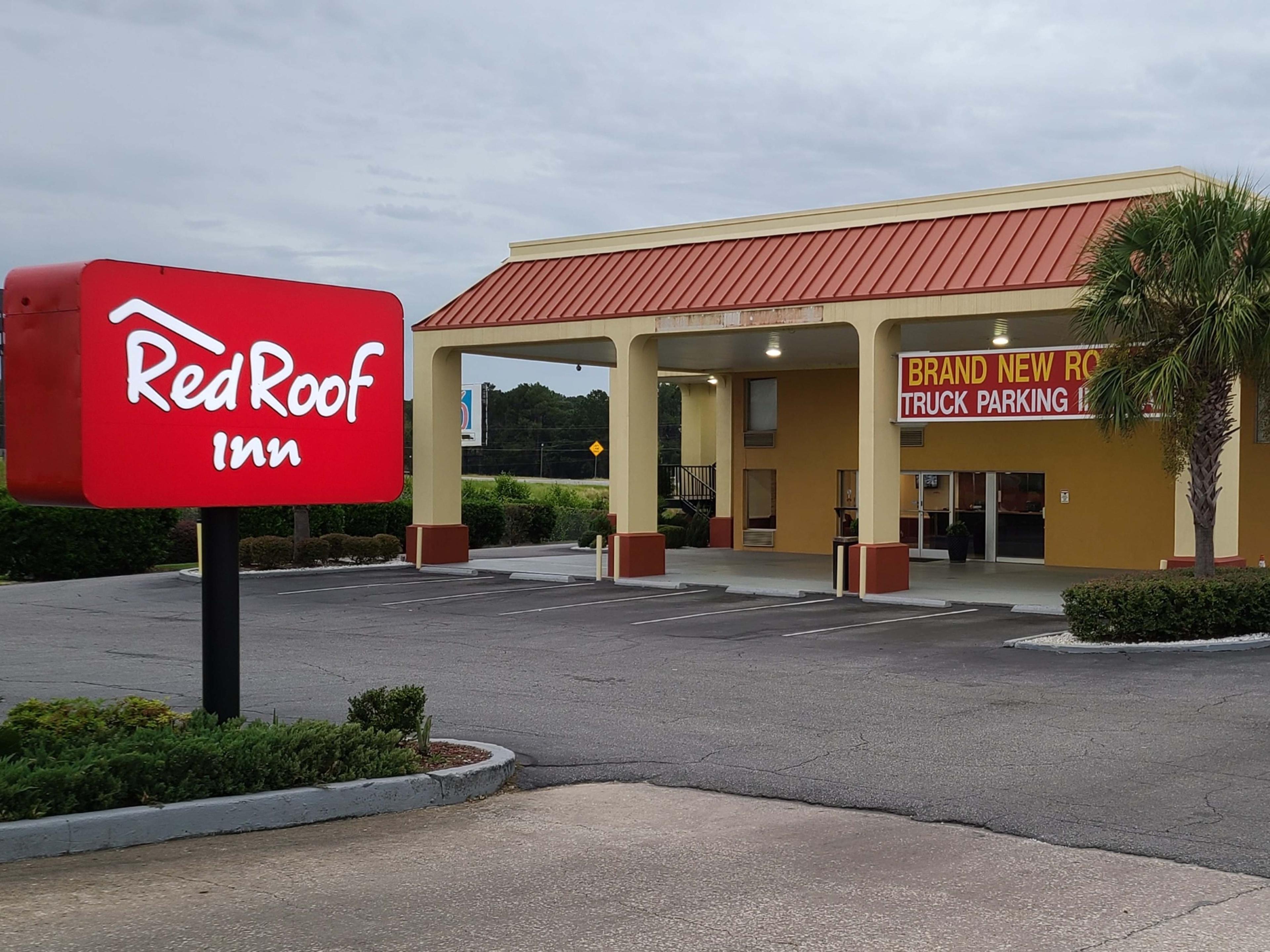 RED ROOF TIFTON