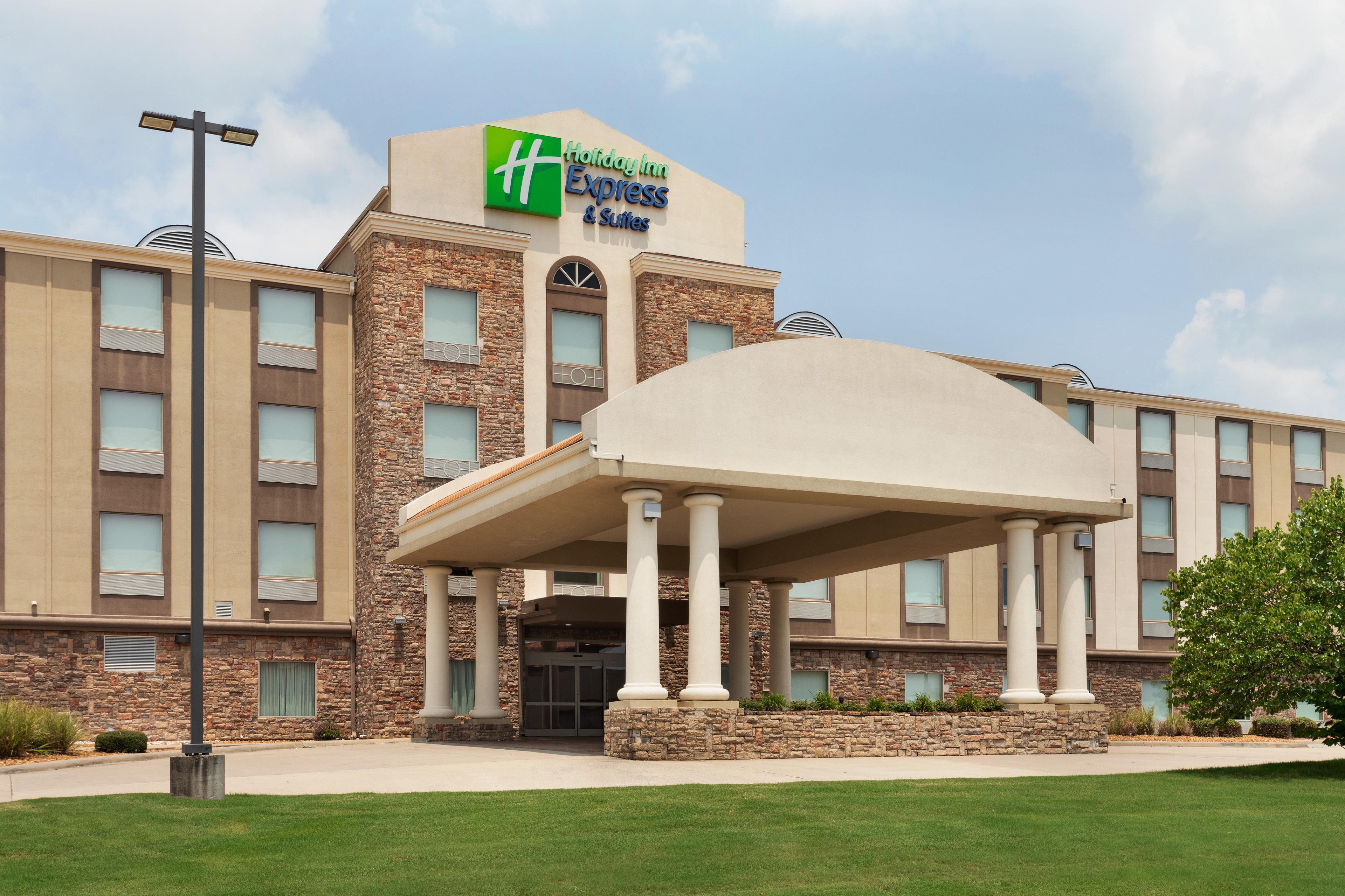 HOLIDAY INN EXP STES SEARCY BY IHG